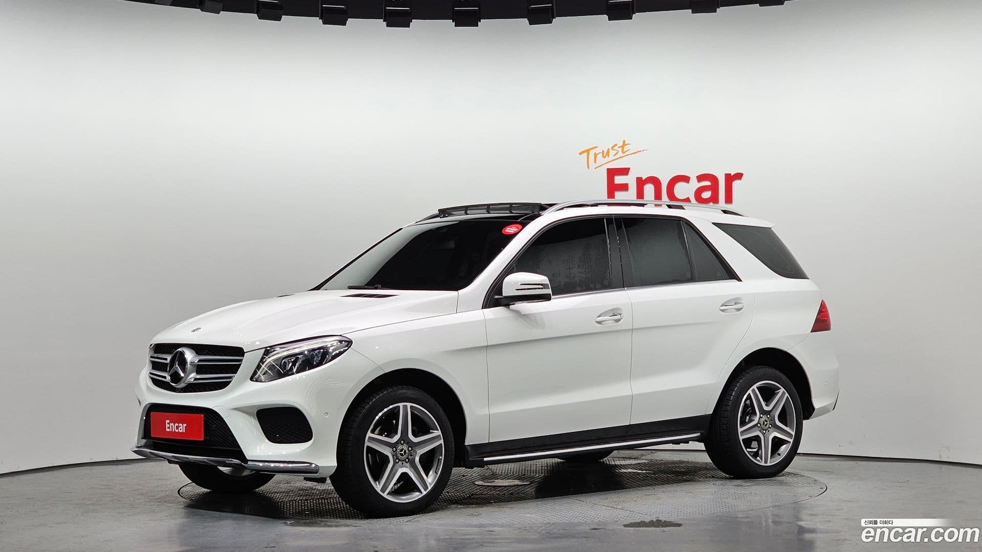 Main__Slider__Photo:GLE-Class Mercedes-Benz 2017.8-0
