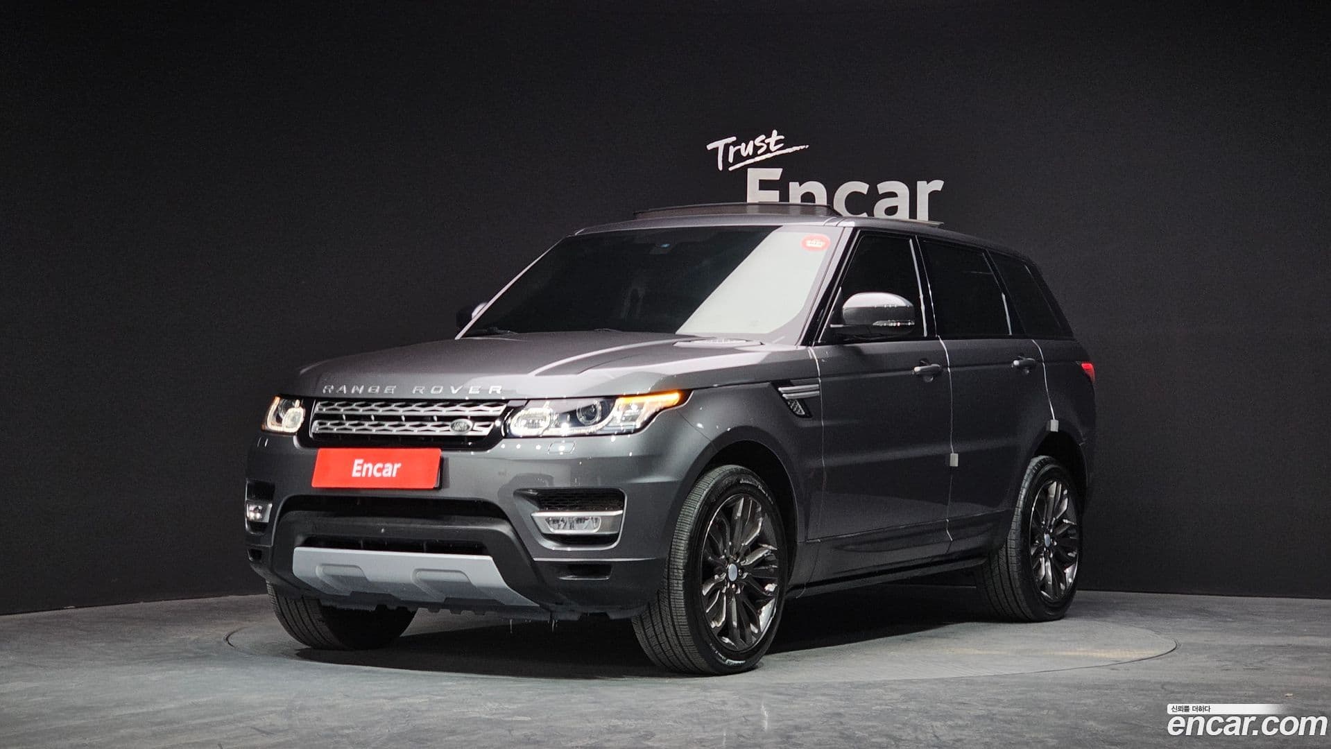 Main__Slider__Photo:Range Rover Sport Land Rover 2016.11-0