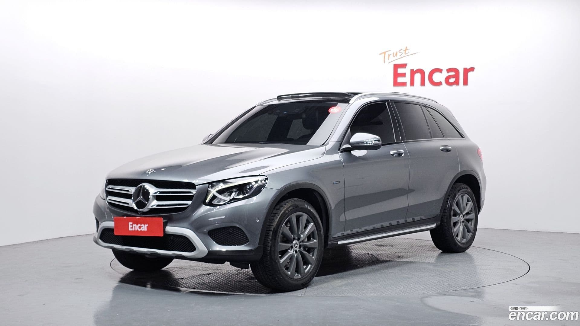 Main__Slider__Photo:GLC-Class Mercedes-Benz 2019.6-0