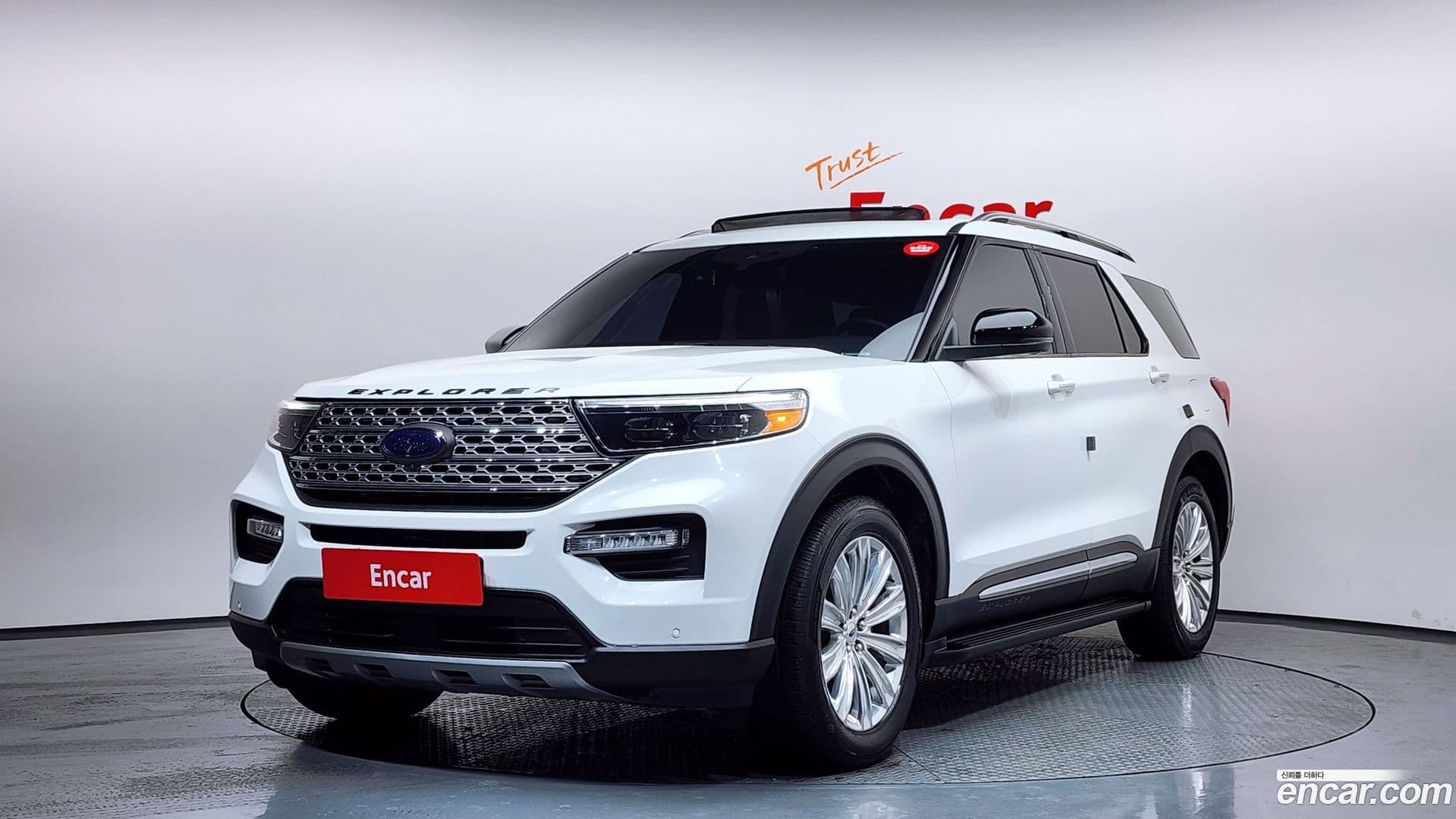 Main__Slider__Photo:Explorer Ford 2019.11-0