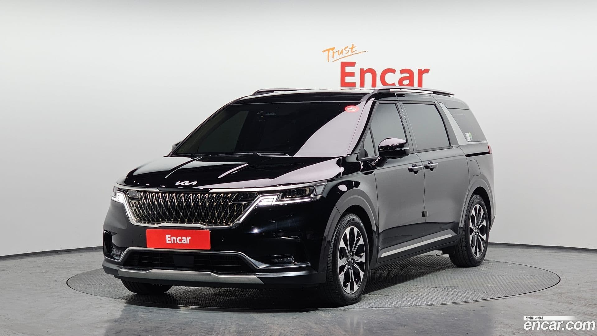 Main__Slider__Photo:Canival Kia 2023.0-0