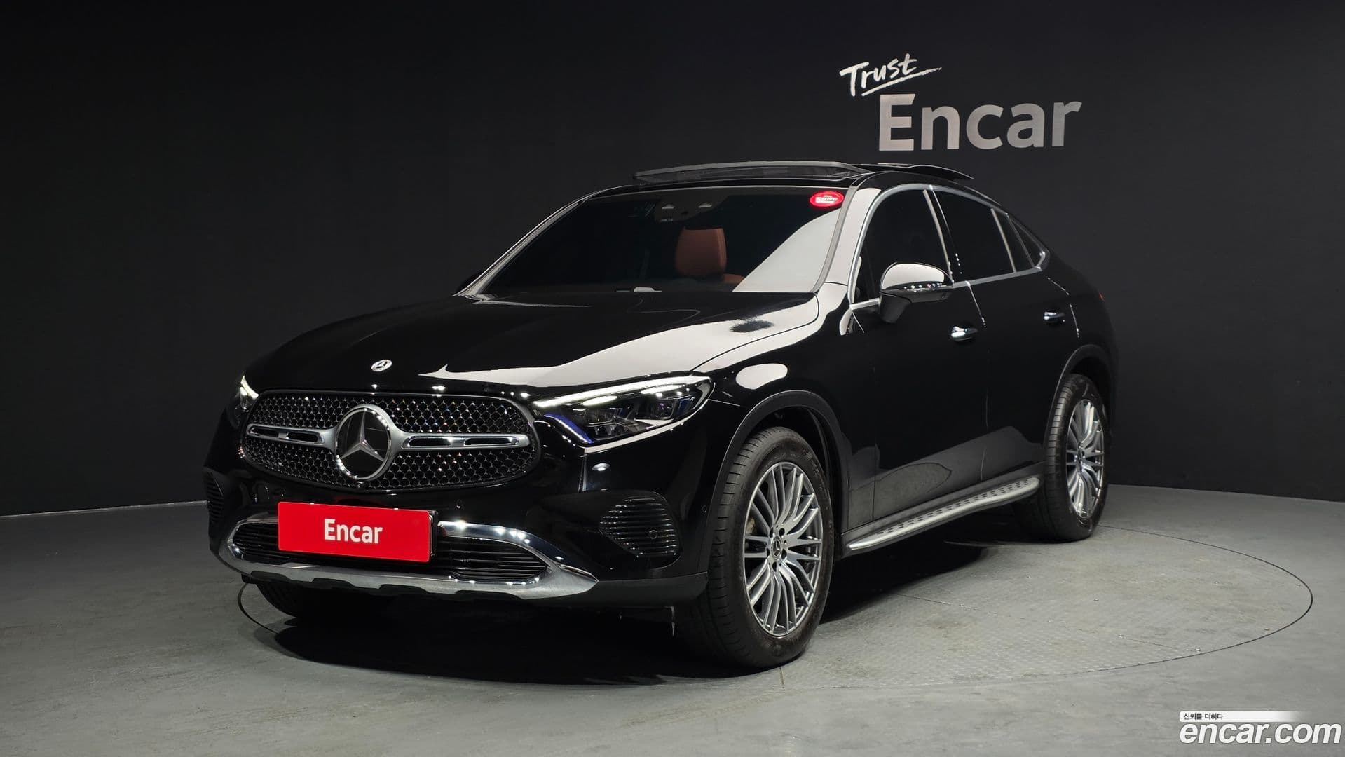 Main__Slider__Photo:GLC-Class Mercedes-Benz 2025.5-0