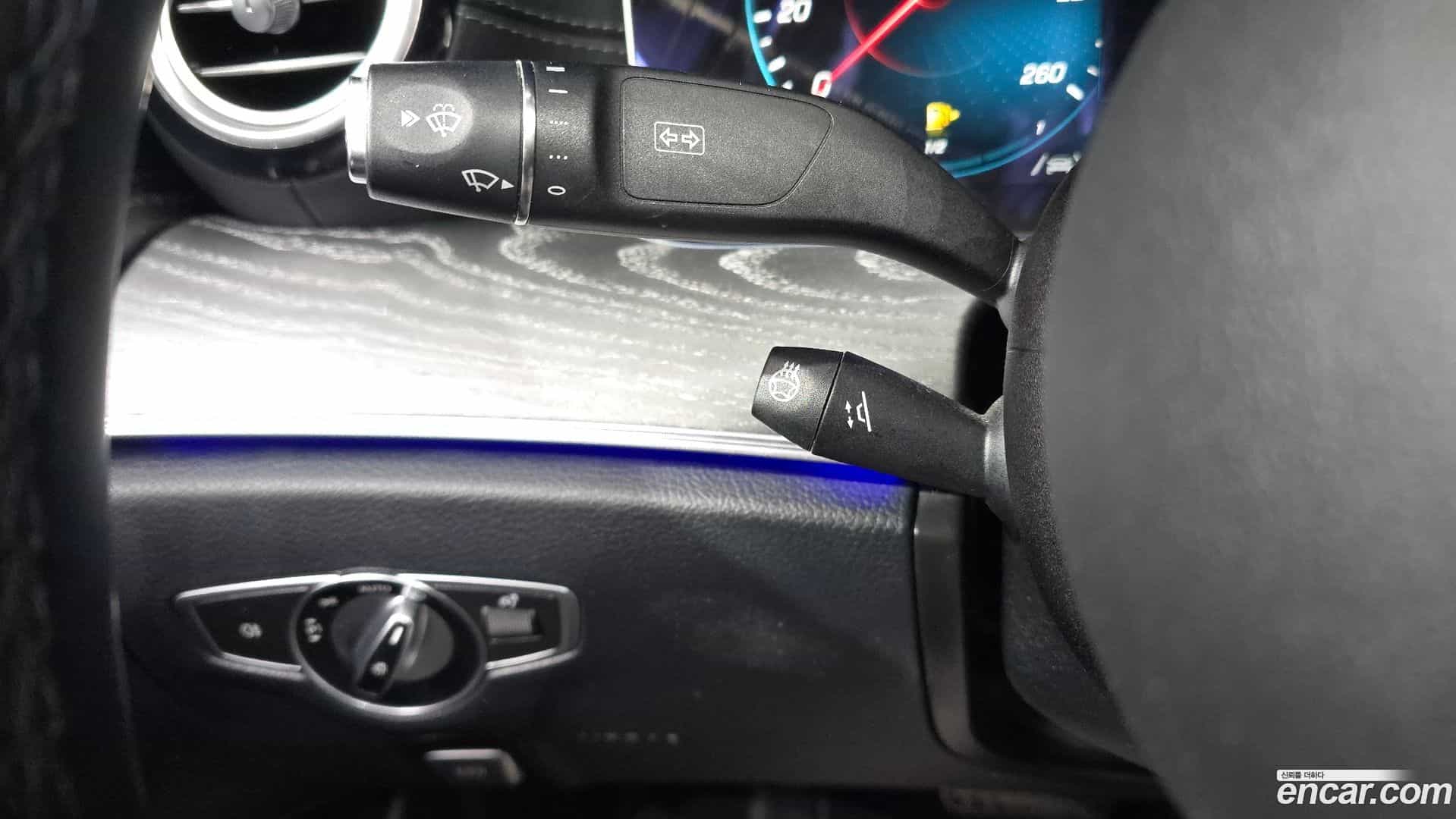 E-Class Mercedes-Benz 2022.5-OPTION-022