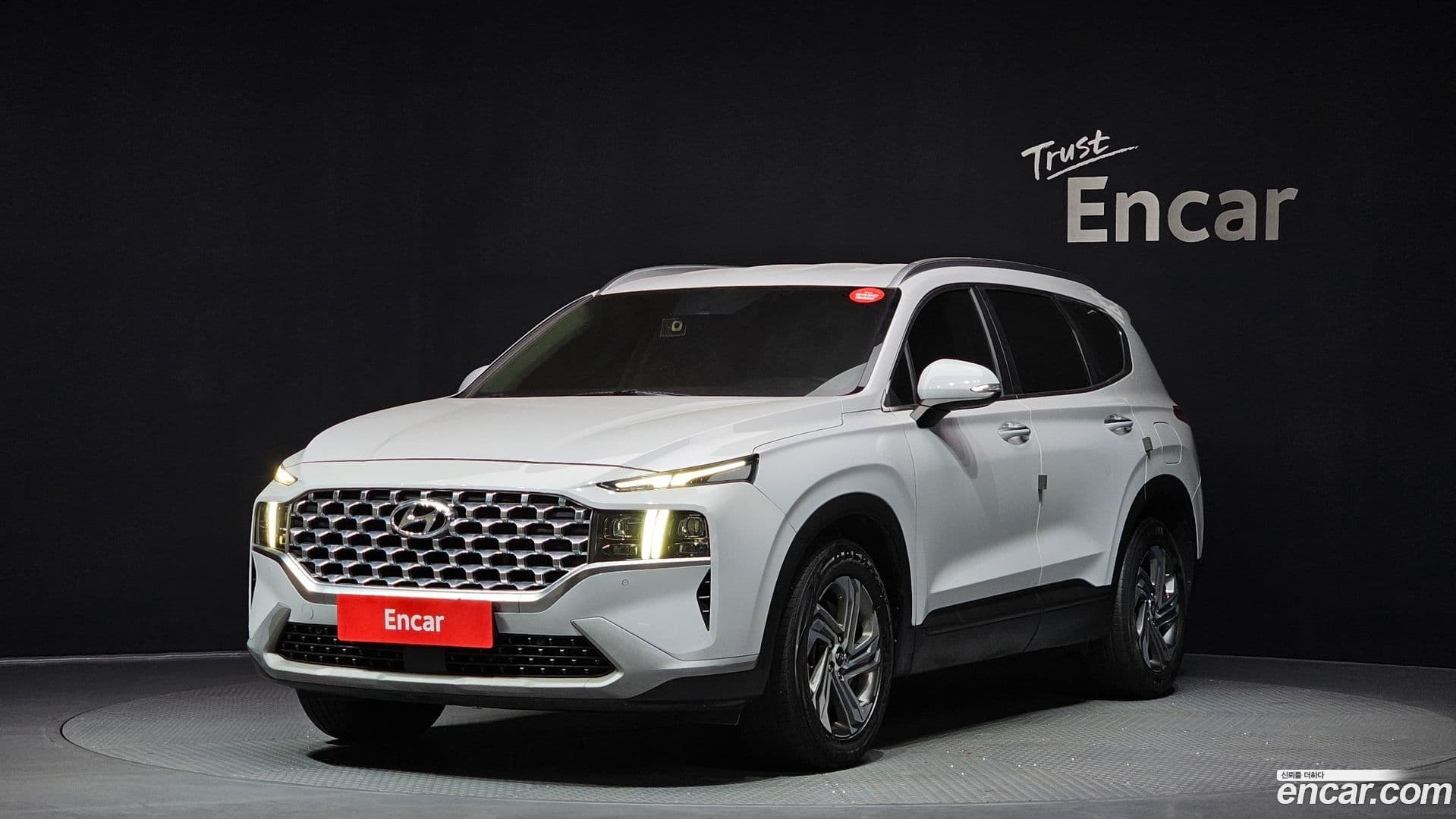 Main__Slider__Photo:Santafe Hyundai 2021.4-0