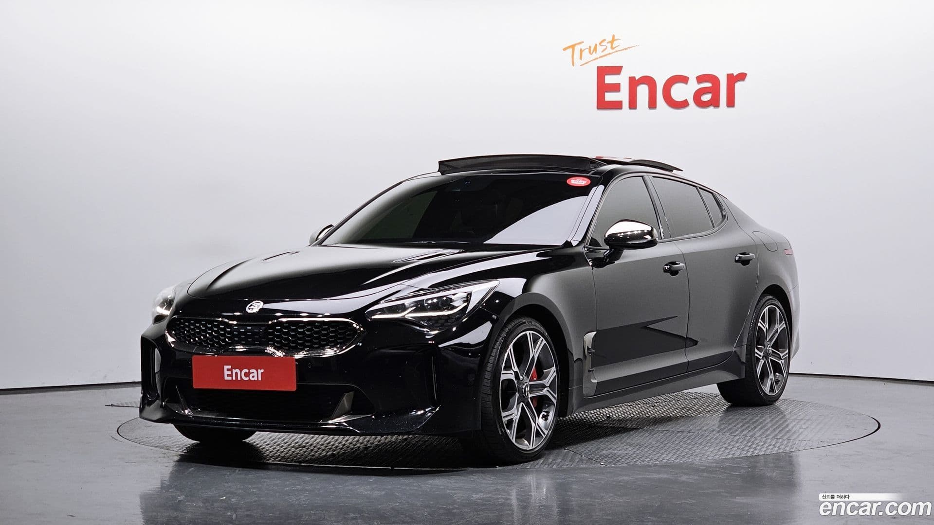 Main__Slider__Photo:Stinger Kia 2017.7-0