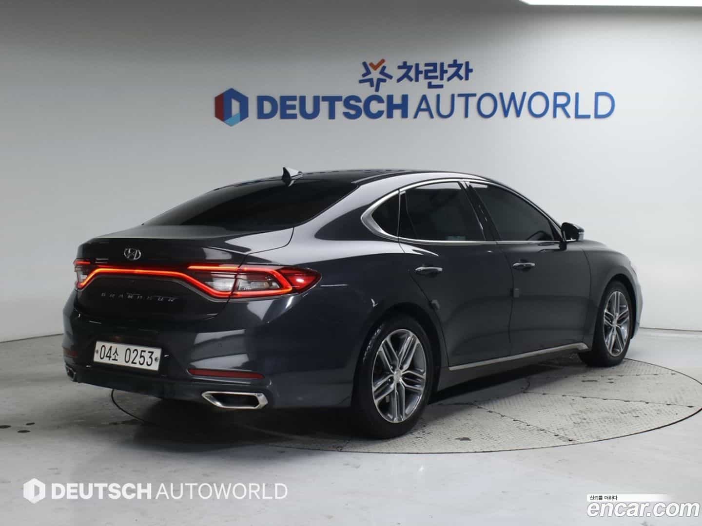 Grandeur Hyundai 2016.11-OUTER-002