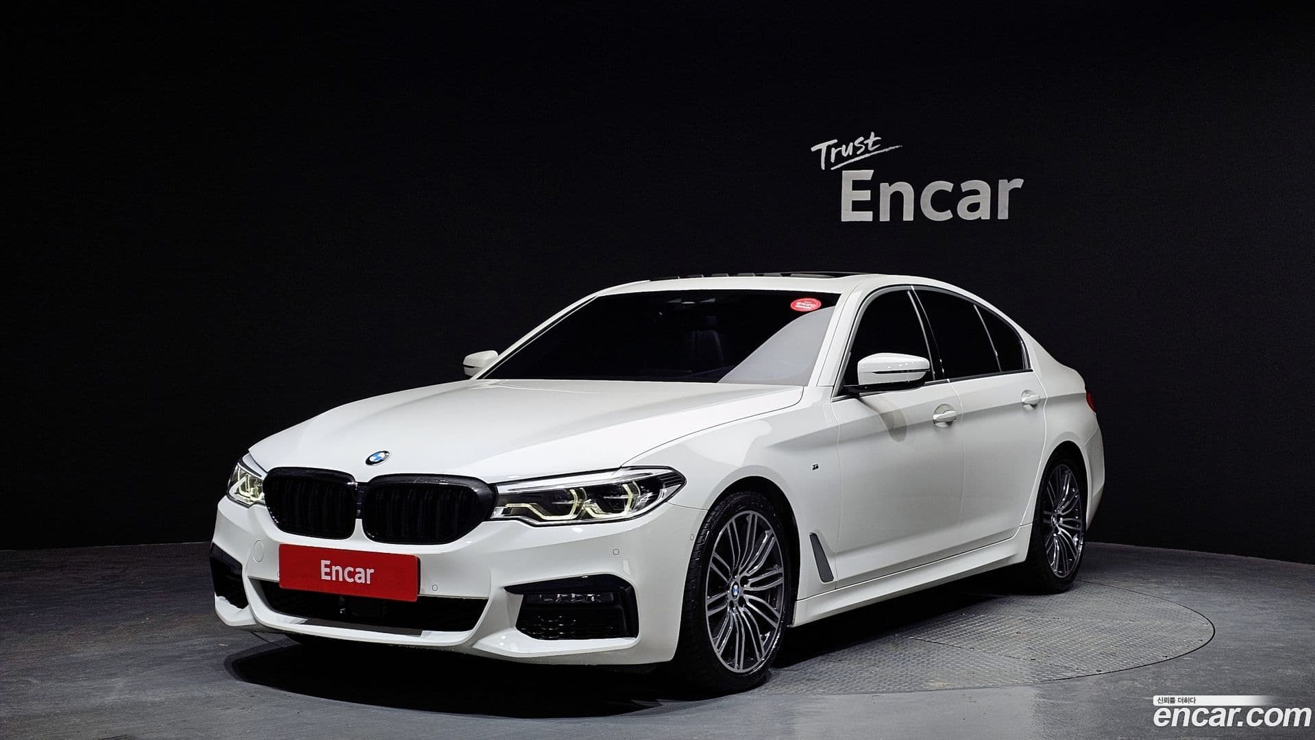 Main__Slider__Photo:5-Series BMW 2019.8-0