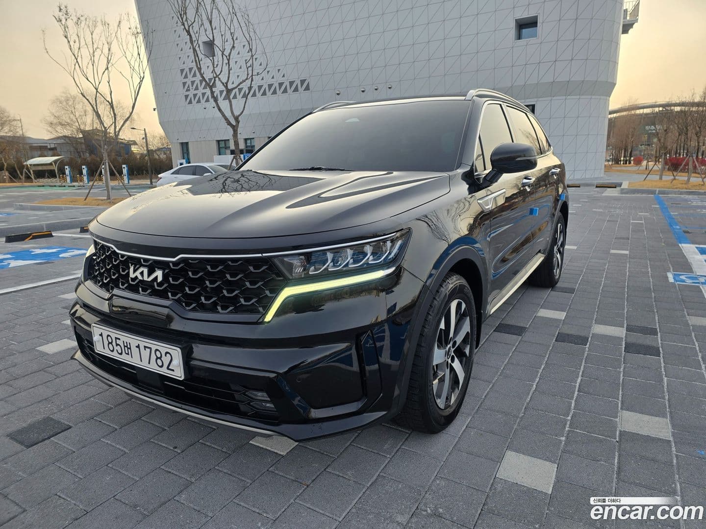 Main__Slider__Photo:Sorento Kia 2021.7-0