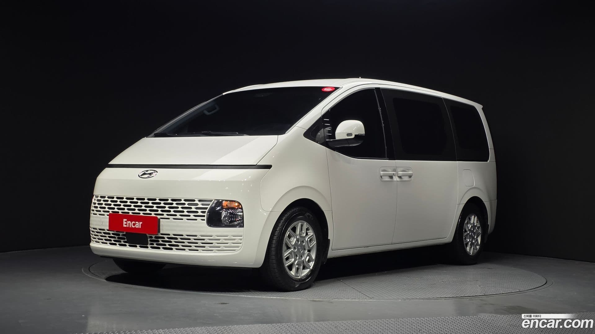 Main__Slider__Photo:Staria Hyundai 2022.7-0