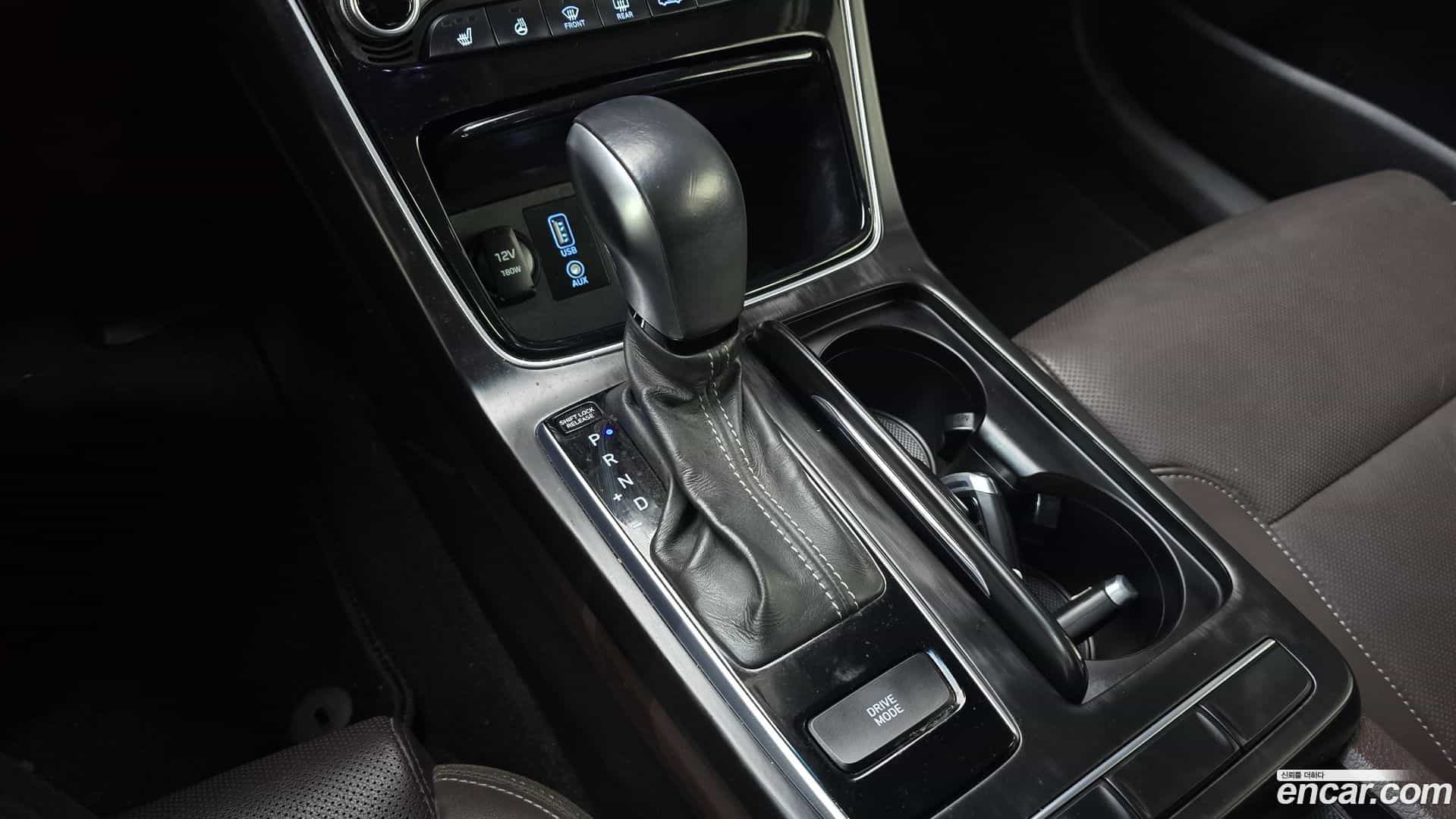 Grandeur Hyundai 2017.10-INNER-009