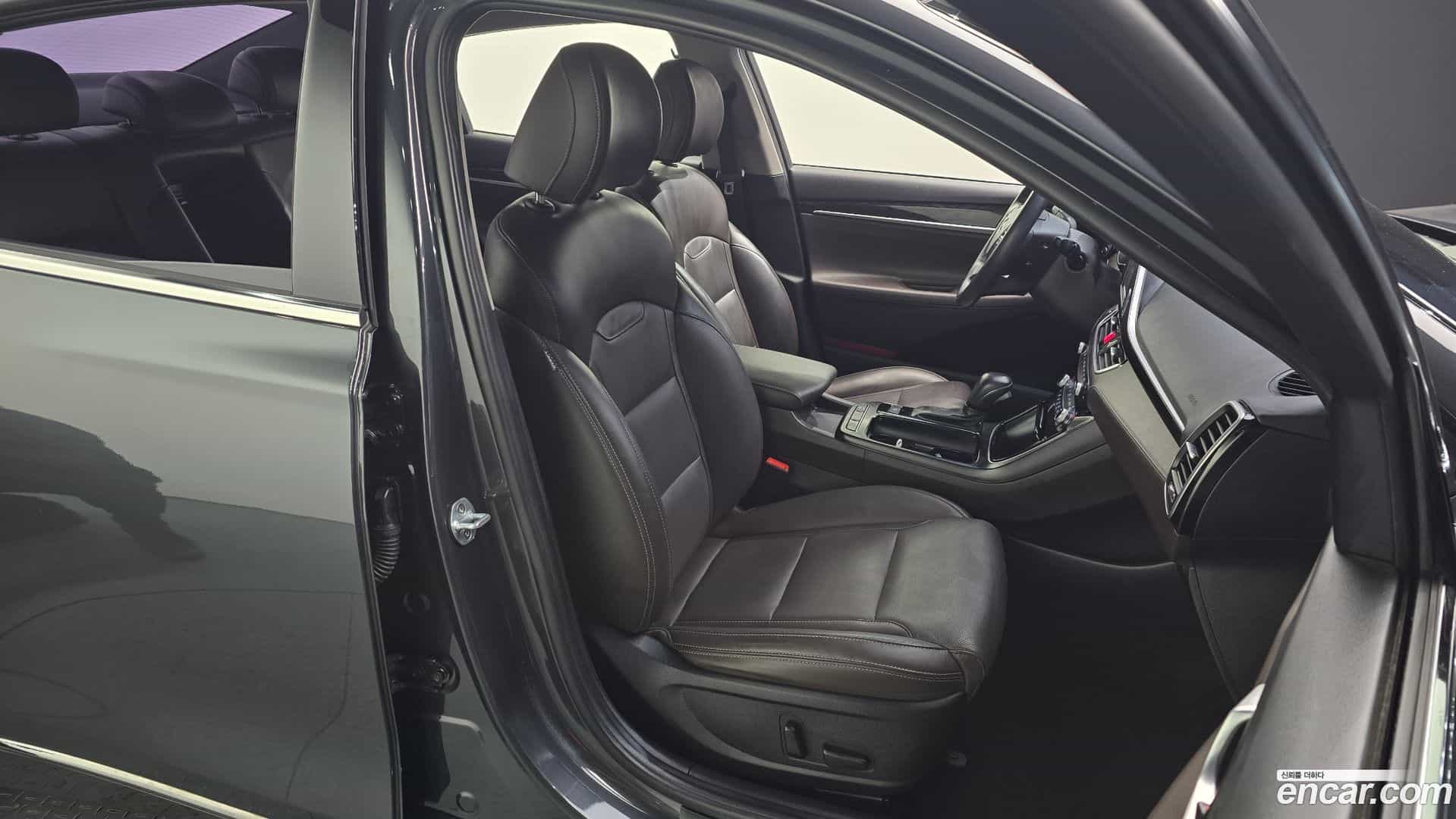 Grandeur Hyundai 2017.10-INNER-010