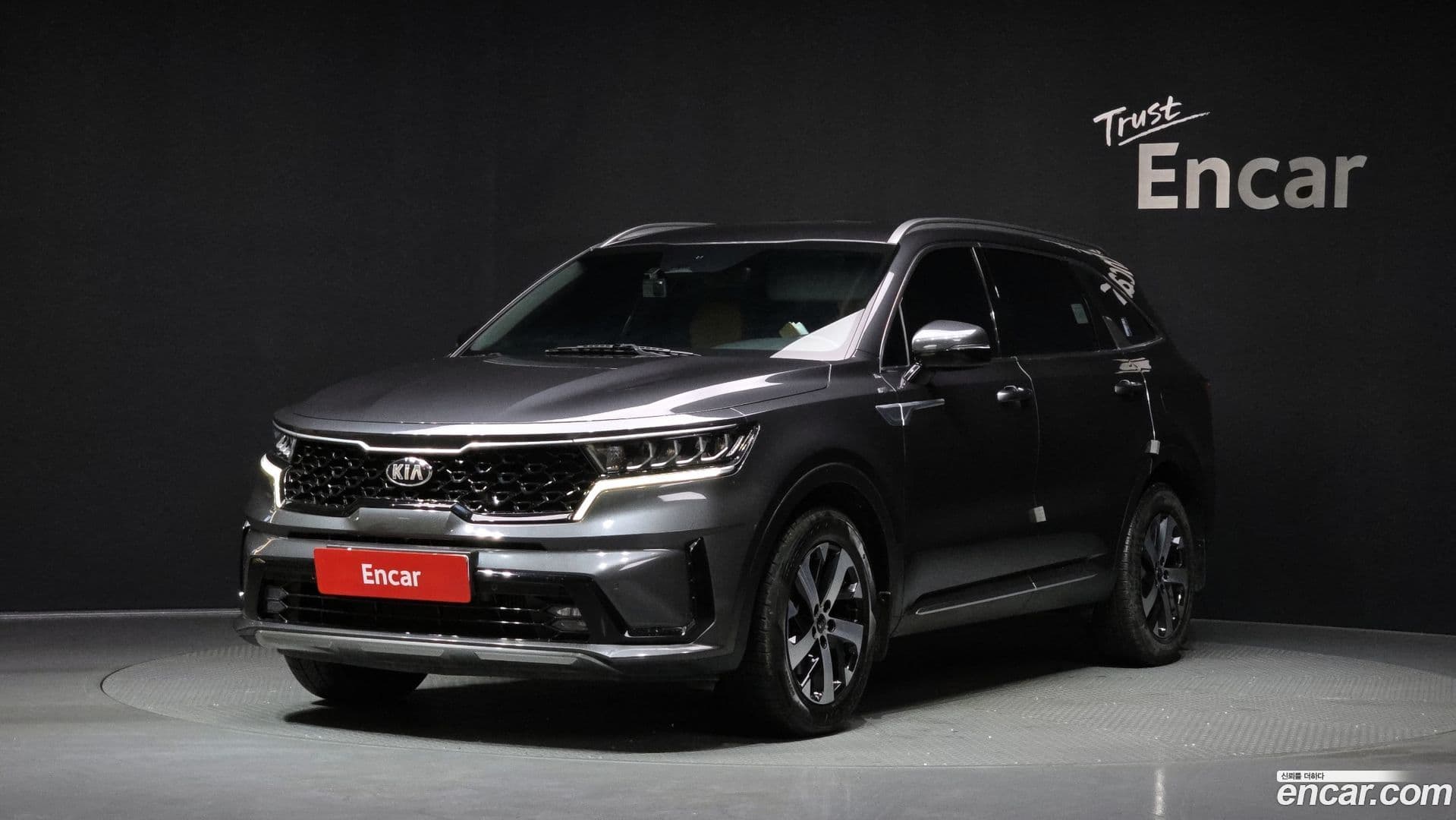 Main__Slider__Photo:Sorento Kia 2021.3-0