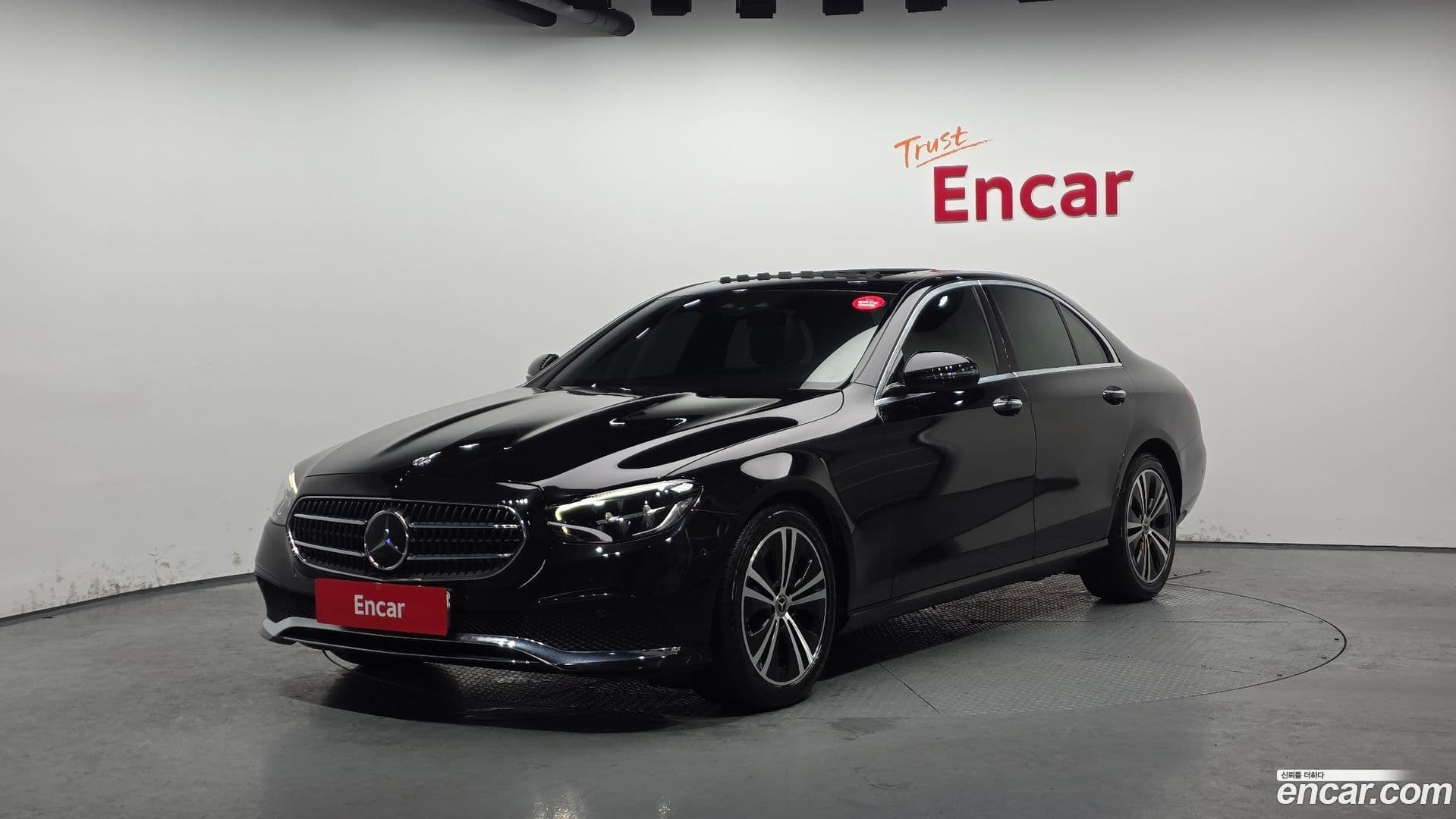 Main__Slider__Photo:E-Class Mercedes-Benz 2021.2-0