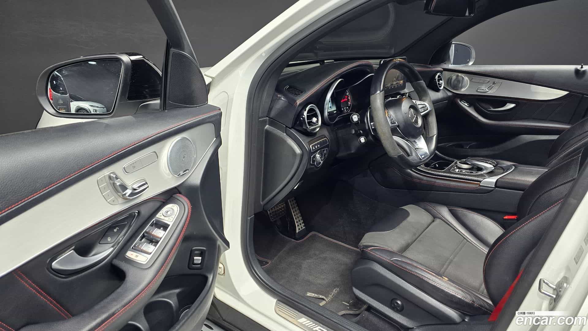 GLC-Class Mercedes-Benz 2019.11-OPTION-015