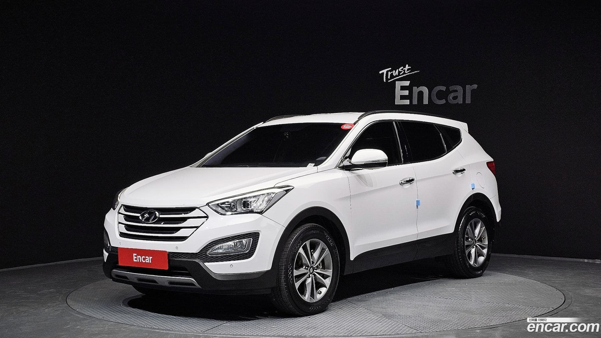 Main__Slider__Photo:Santafe Hyundai 2015.5-0