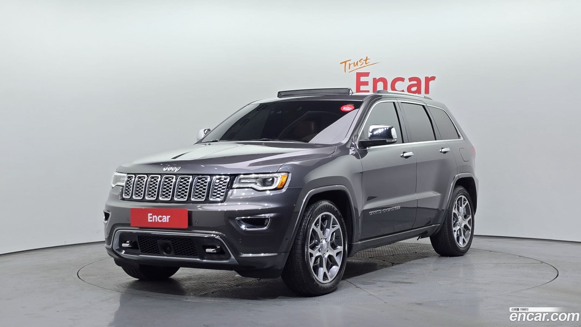 Main__Slider__Photo:Cherokee Jeep 2021.2-0
