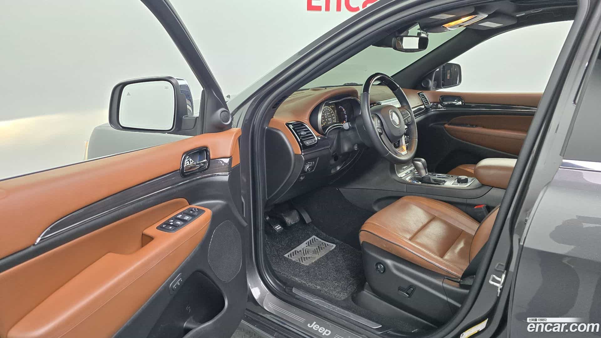Cherokee Jeep 2021.2-INNER-010