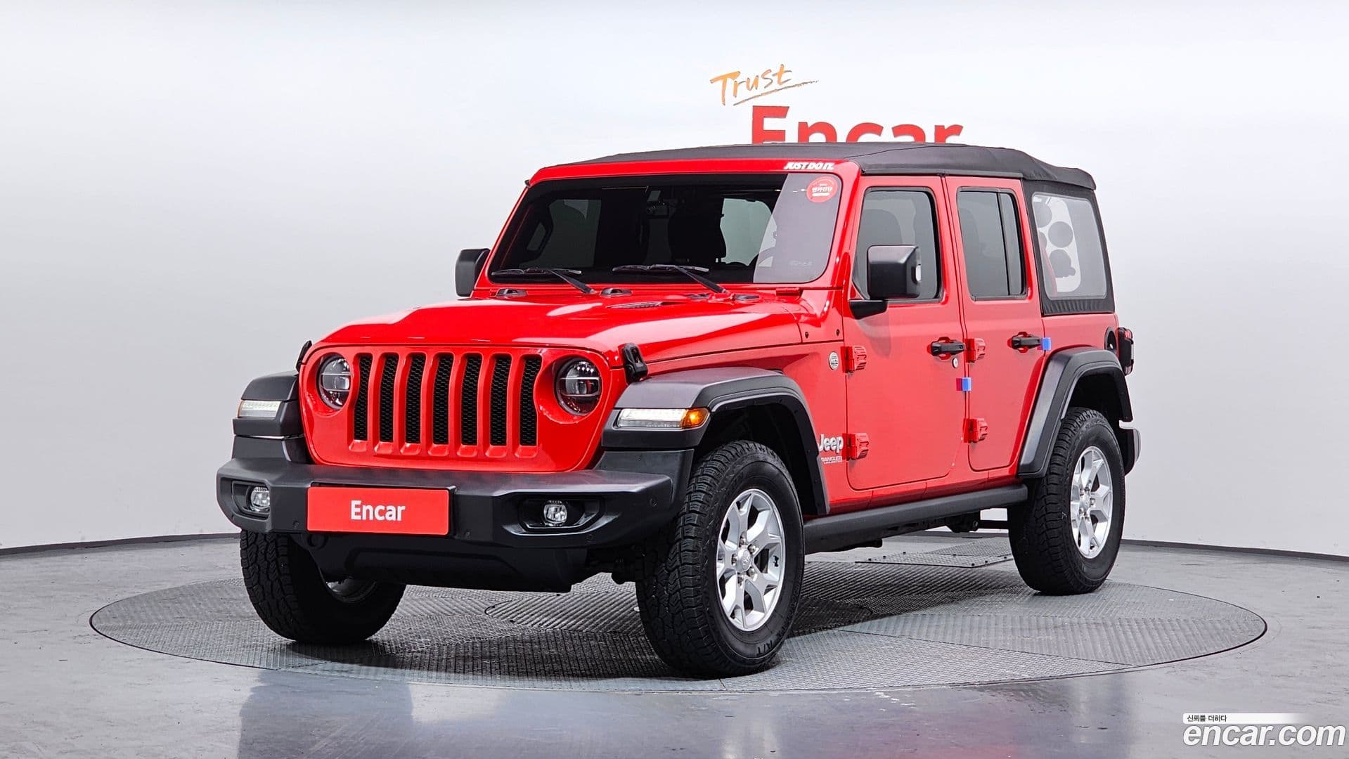 Main__Slider__Photo:Wrangler Jeep 2021.8-0