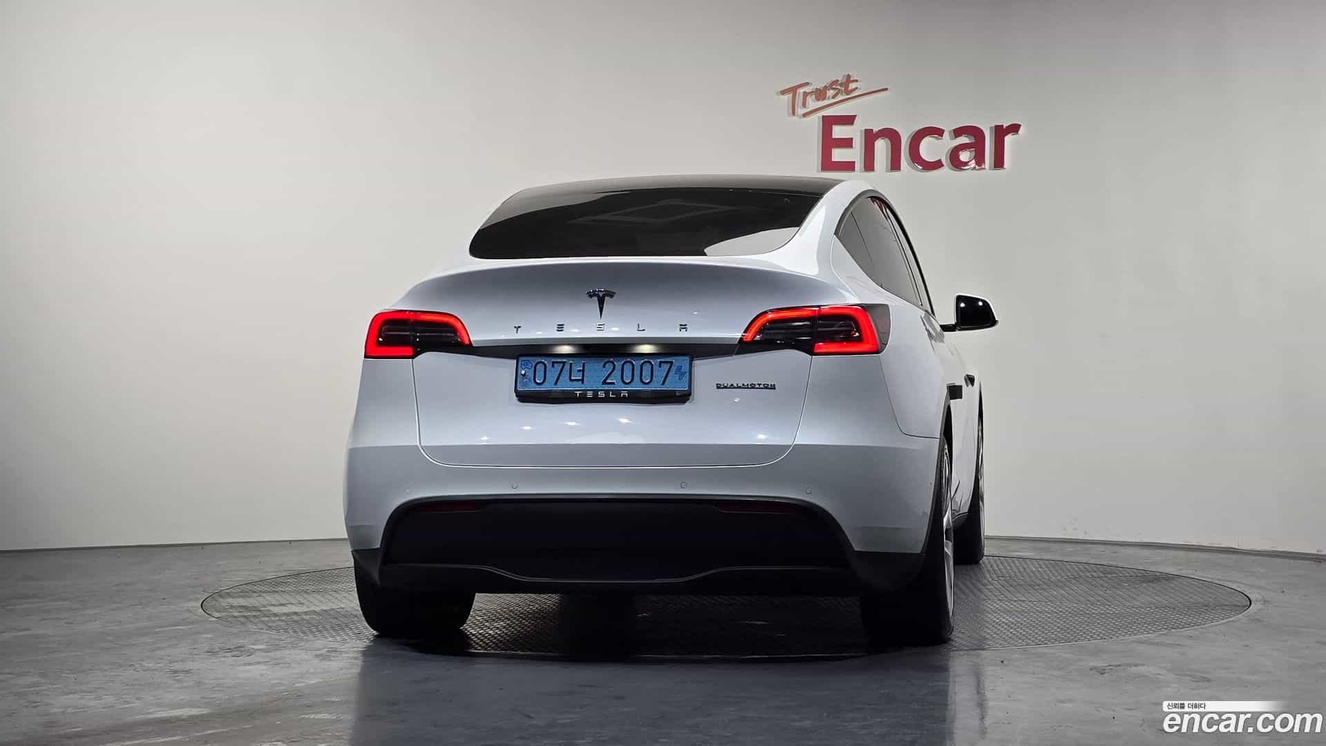 Model Y Tesla 2021.7-OUTER-004
