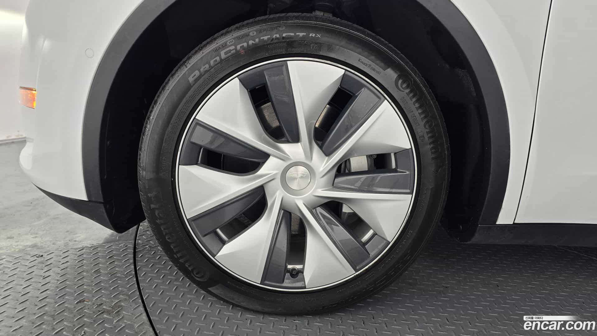 Model Y Tesla 2021.7-OUTER-005