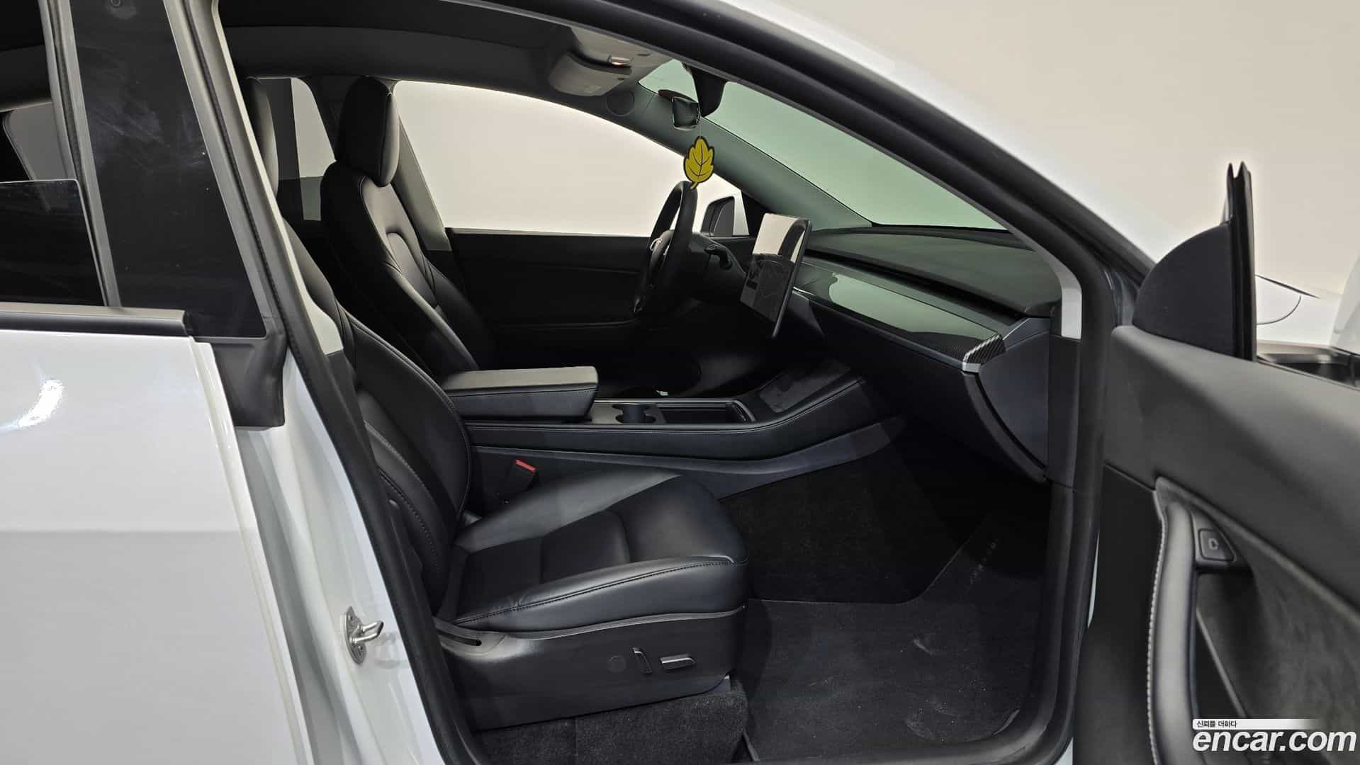 Model Y Tesla 2021.7-OPTION-015