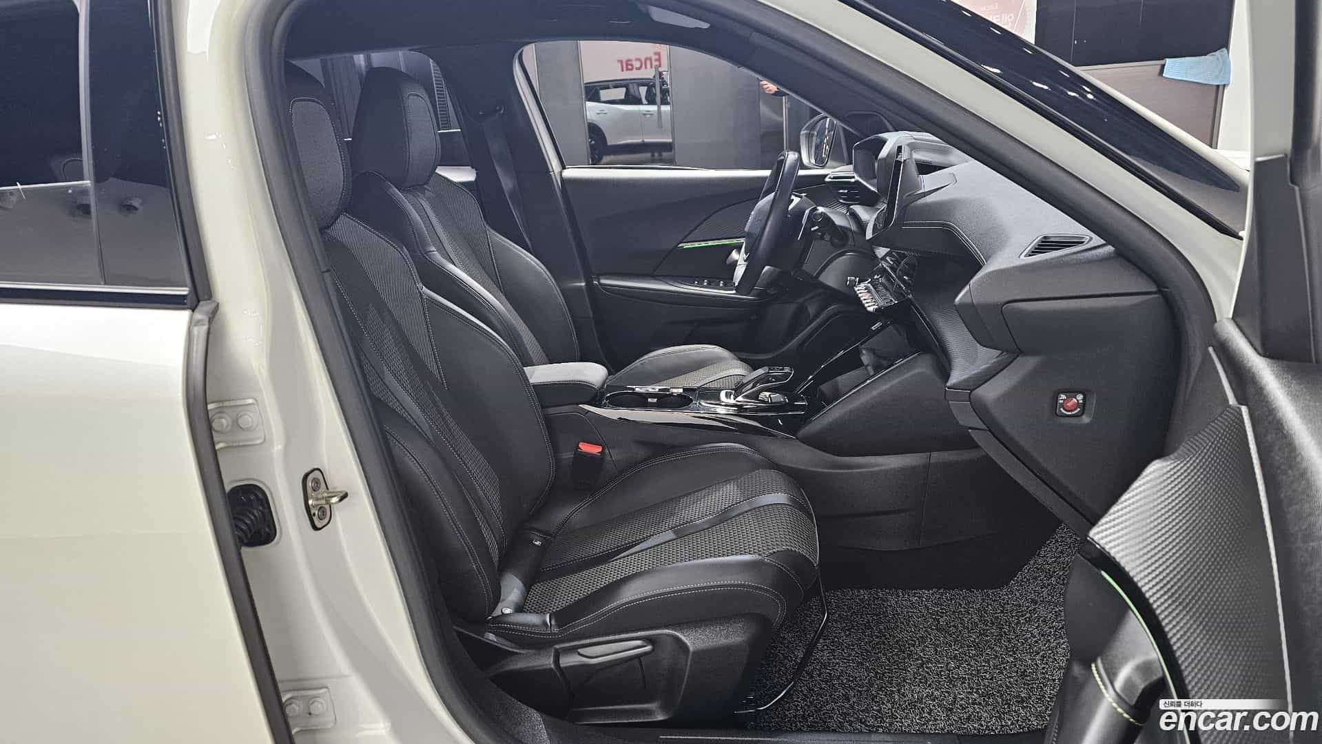 2008 Peugeot 2021.5-INNER-010