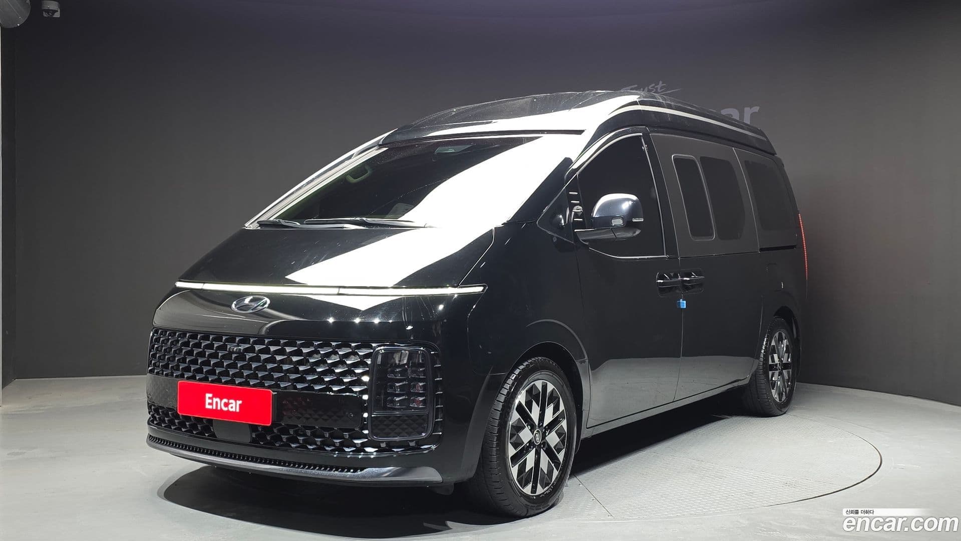 Main__Slider__Photo:Staria Hyundai 2023.2-0