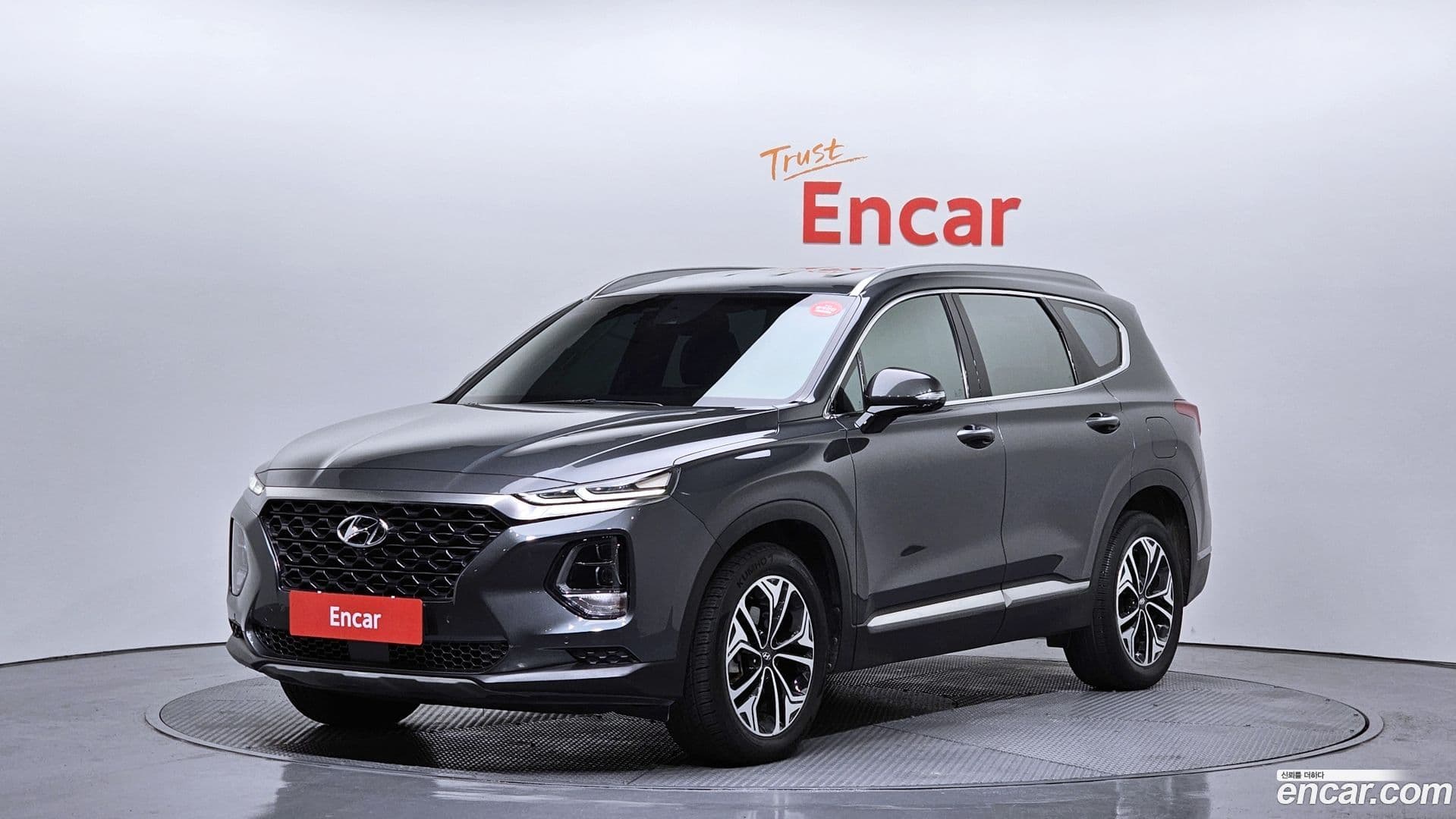 Main__Slider__Photo:Santafe Hyundai 2018.4-0