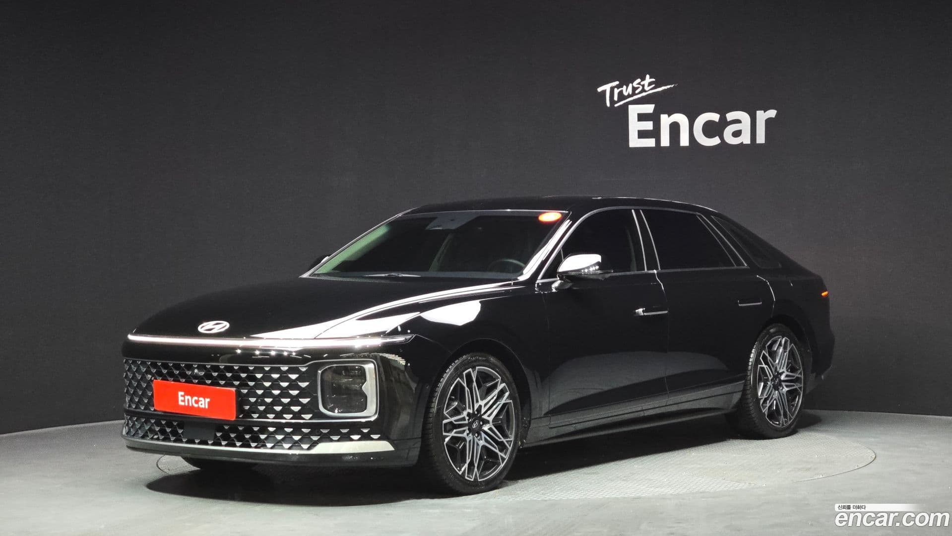 Main__Slider__Photo:Grandeur Hyundai 2023.1-0