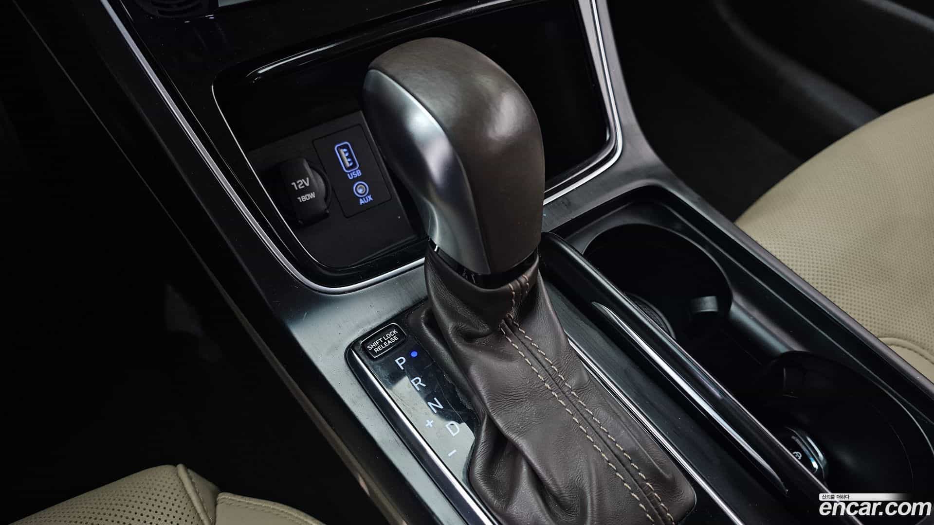Grandeur Hyundai 2017.2-INNER-009