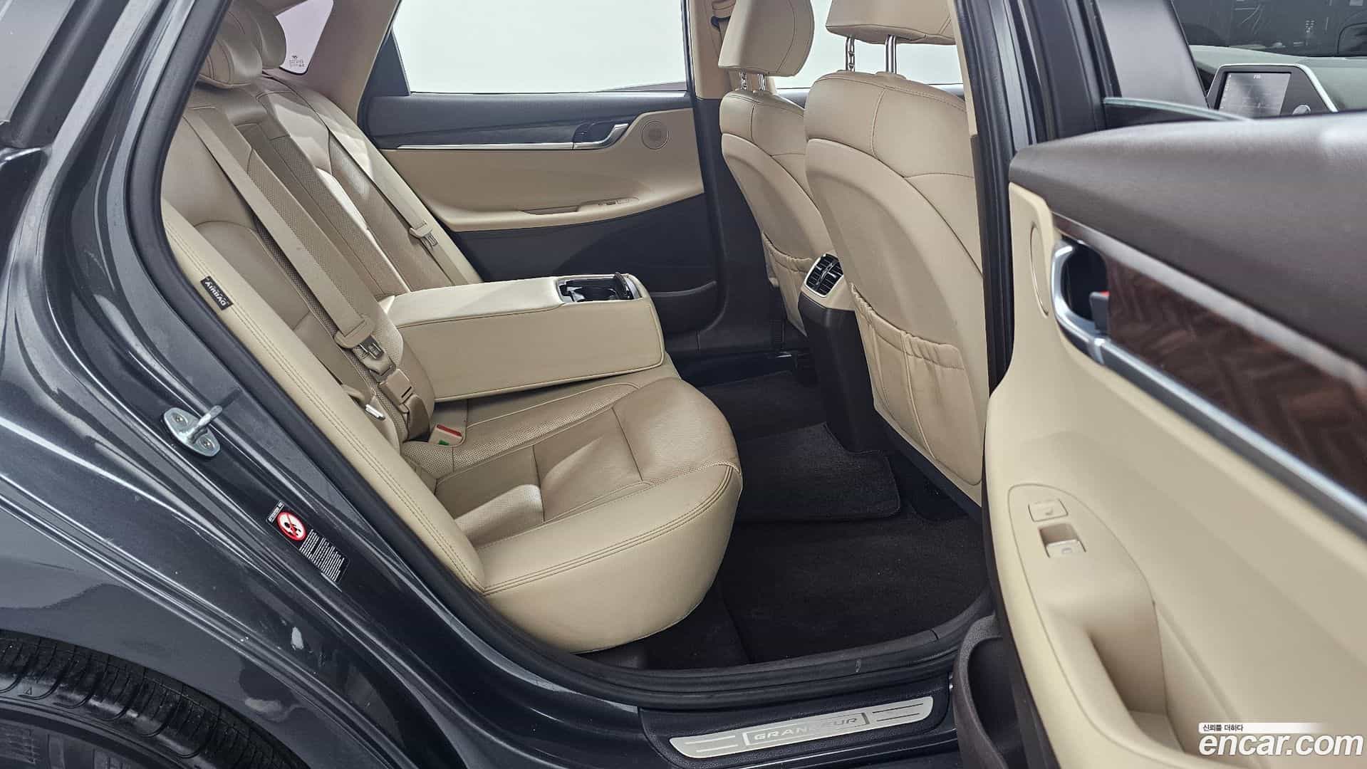 Grandeur Hyundai 2017.2-OPTION-017