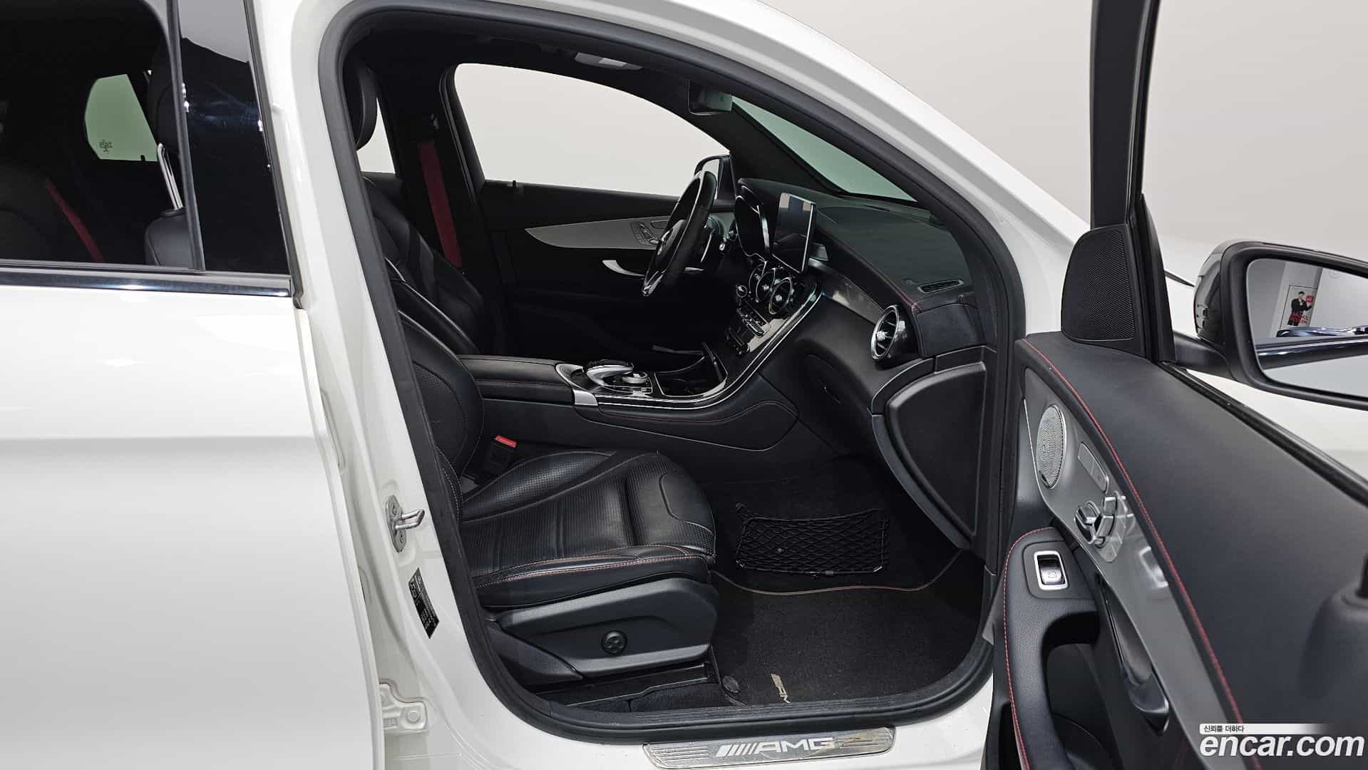 GLC-Class Mercedes-Benz 2019.10-OPTION-015