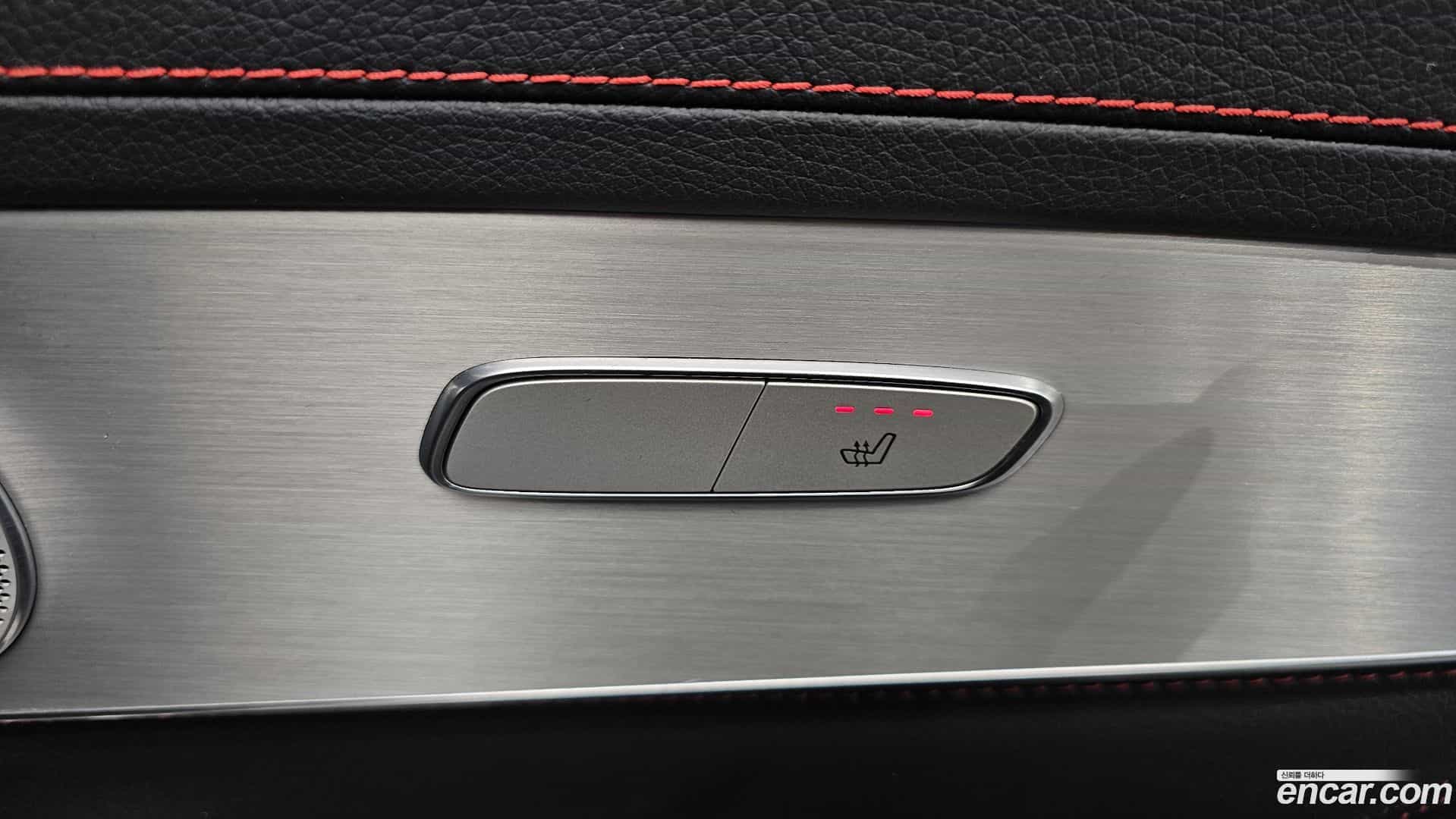 GLC-Class Mercedes-Benz 2019.10-OPTION-022