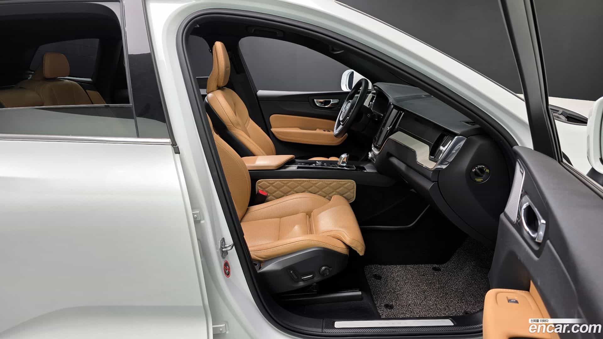 XC60 Volvo 2019.4-INNER-010