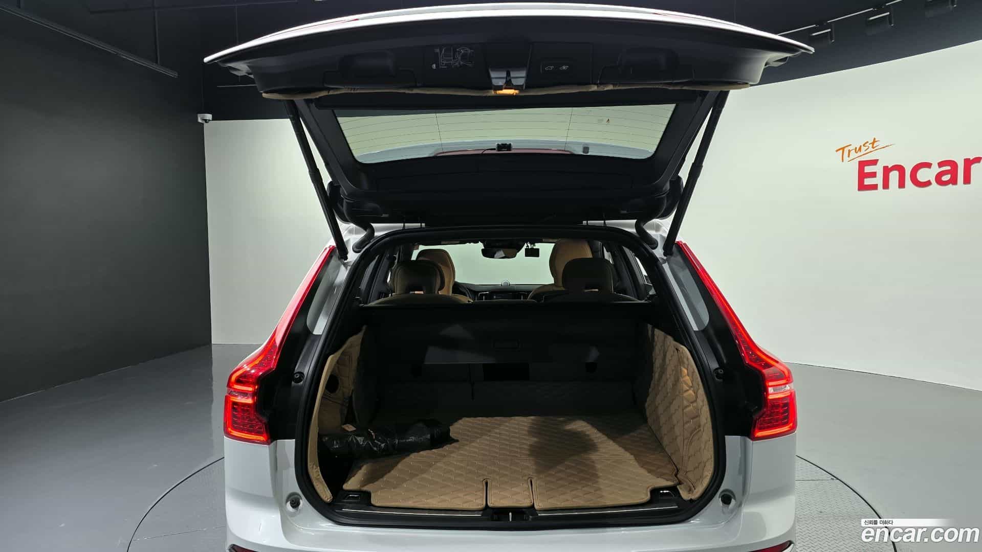 XC60 Volvo 2019.4-OPTION-024