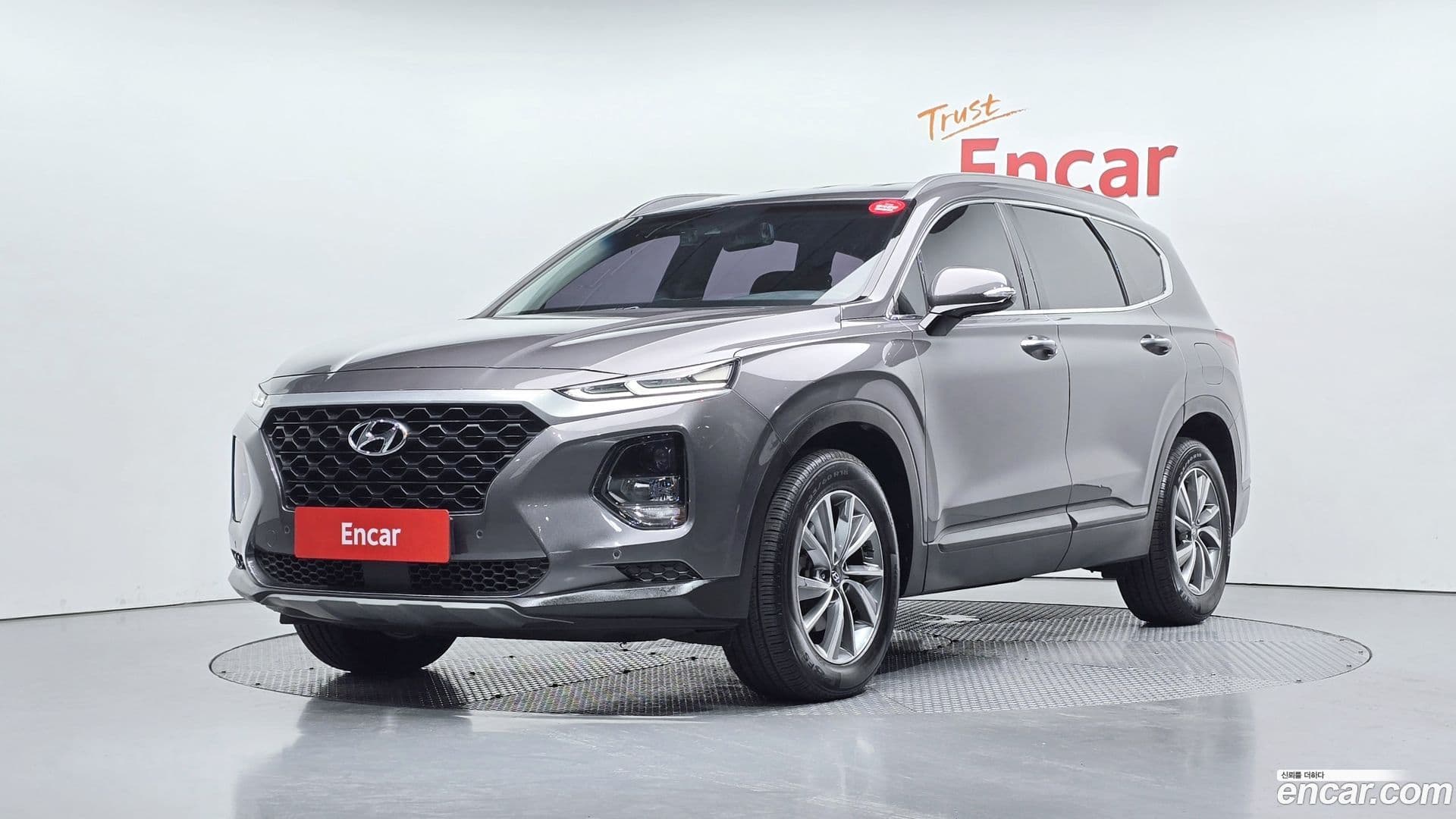 Main__Slider__Photo:Santafe Hyundai 2019.4-0