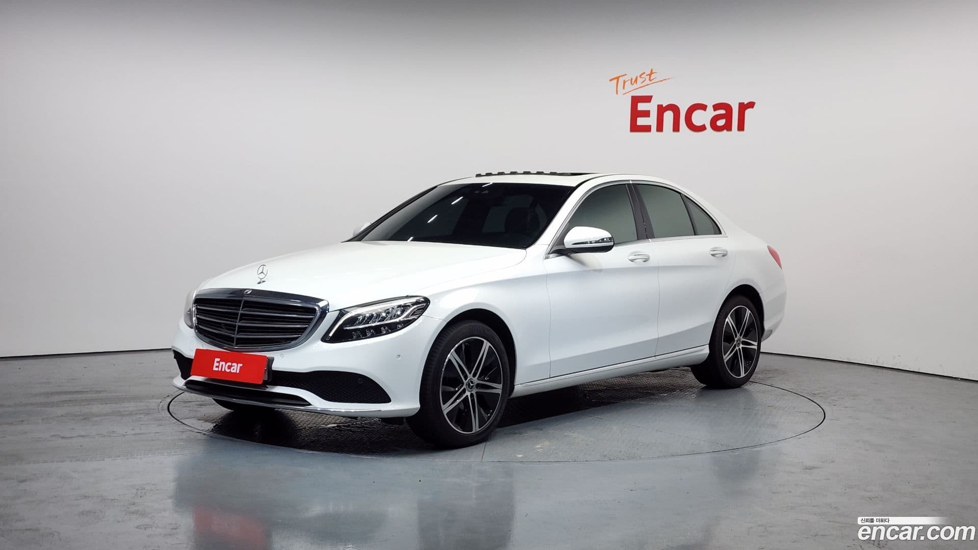 Main__Slider__Photo:C-Class Mercedes-Benz 2019.9-0