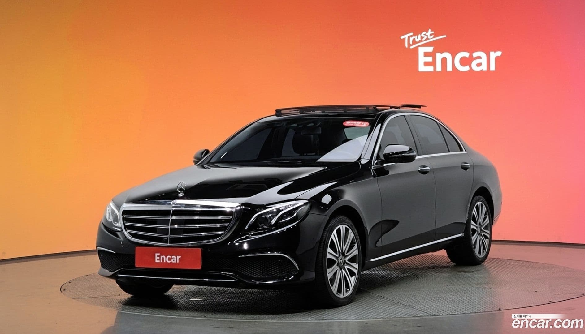Main__Slider__Photo:E-Class Mercedes-Benz 2017.6-0