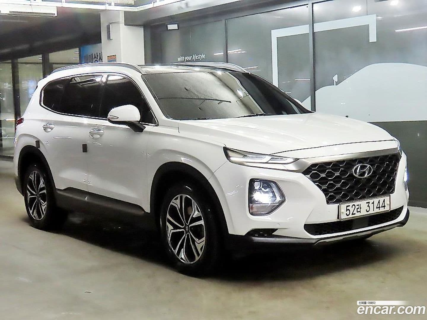 Main__Slider__Photo:Santafe Hyundai 2018.2-0
