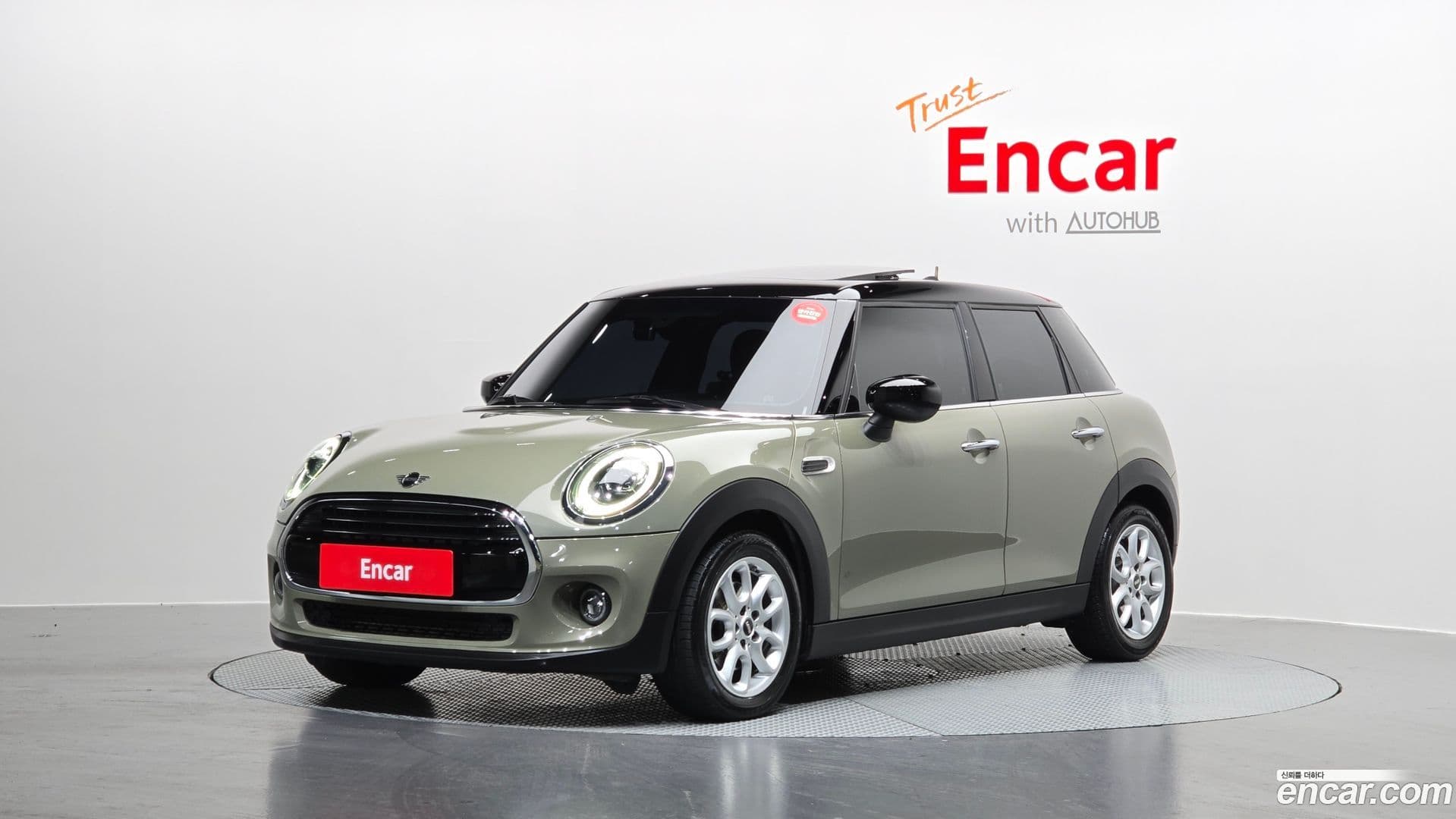 Main__Slider__Photo:Cooper Mini 2020.4-0
