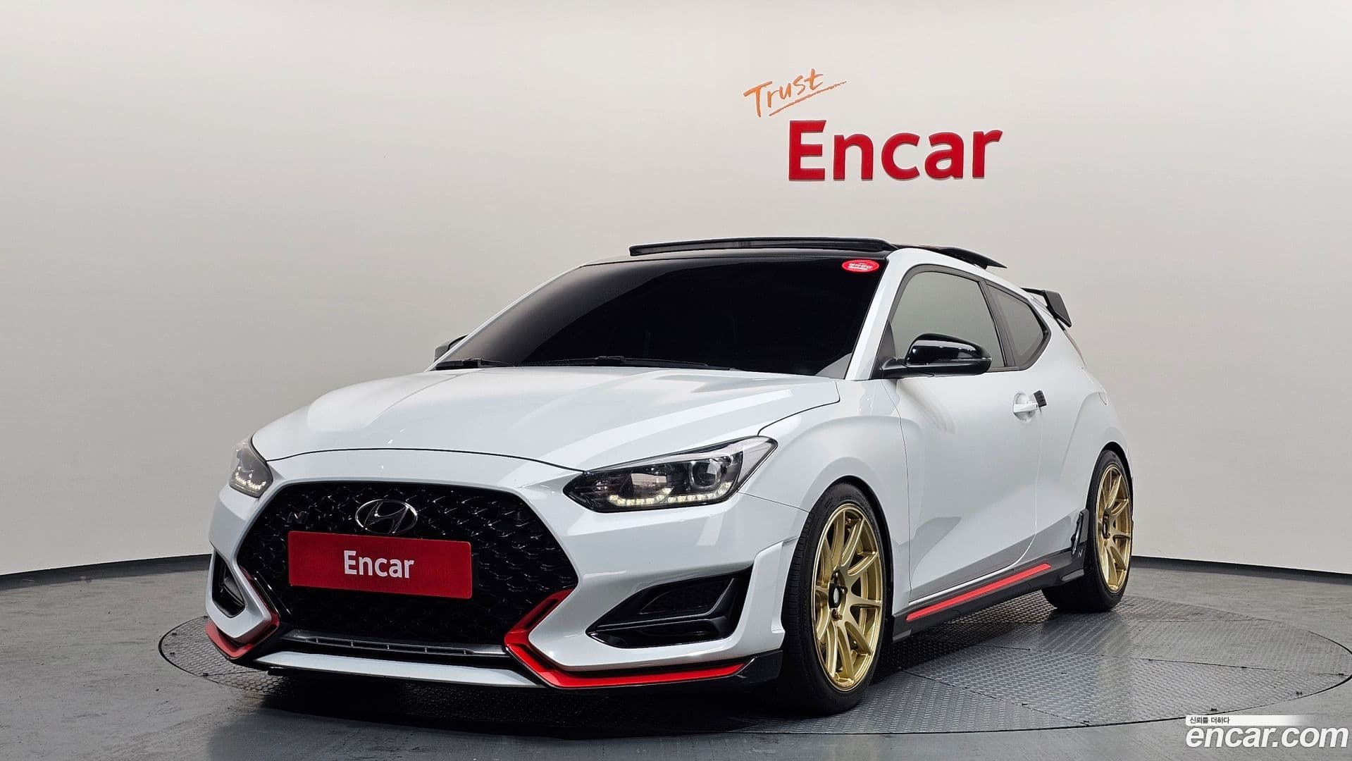 Main__Slider__Photo:Veloster Hyundai 2019.4-0