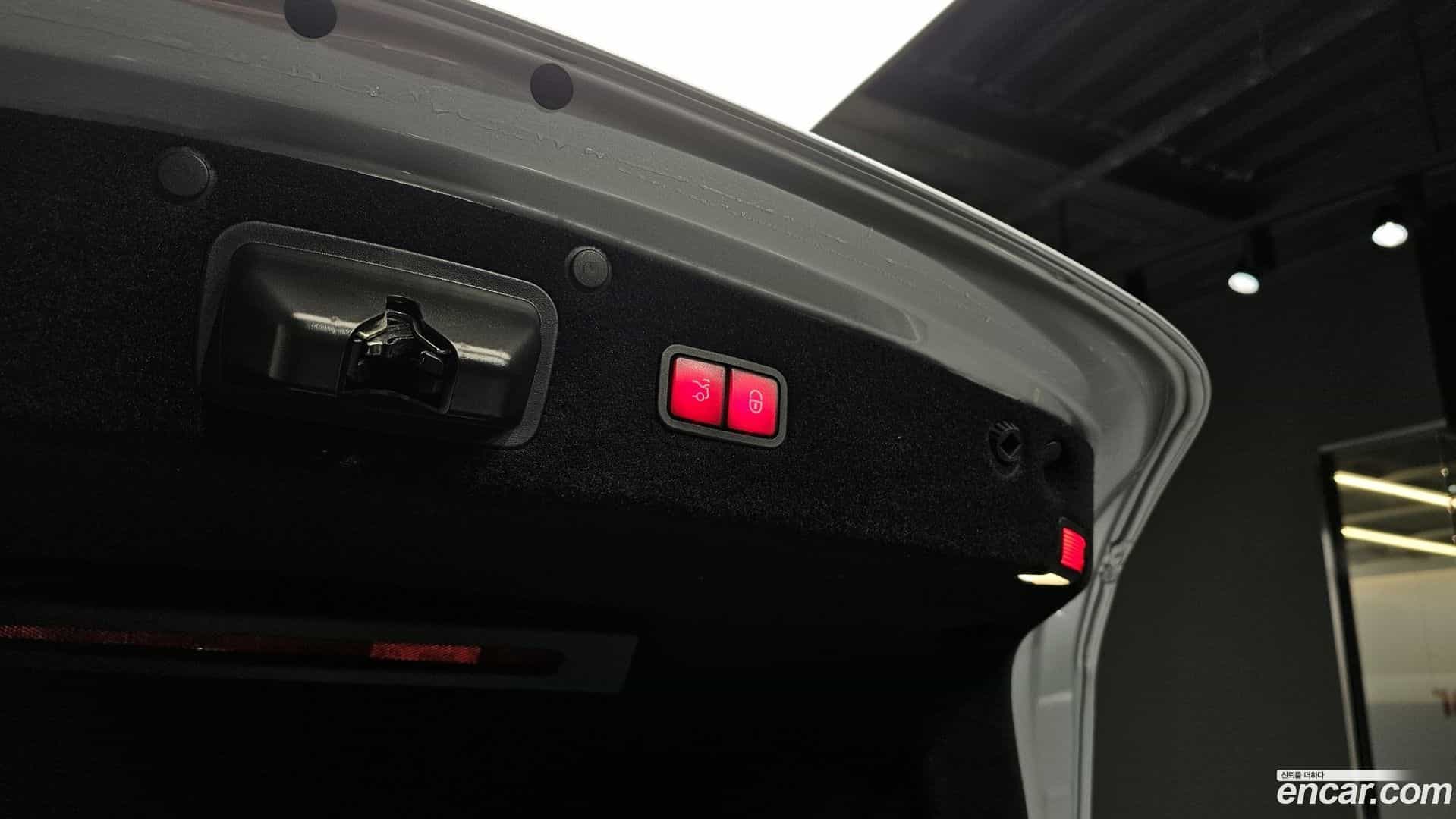 S-Class Mercedes-Benz 2017.1-OPTION-024