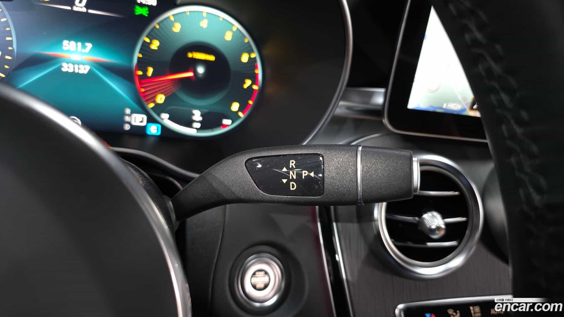 GLC-Class Mercedes-Benz 2022.11-INNER-009