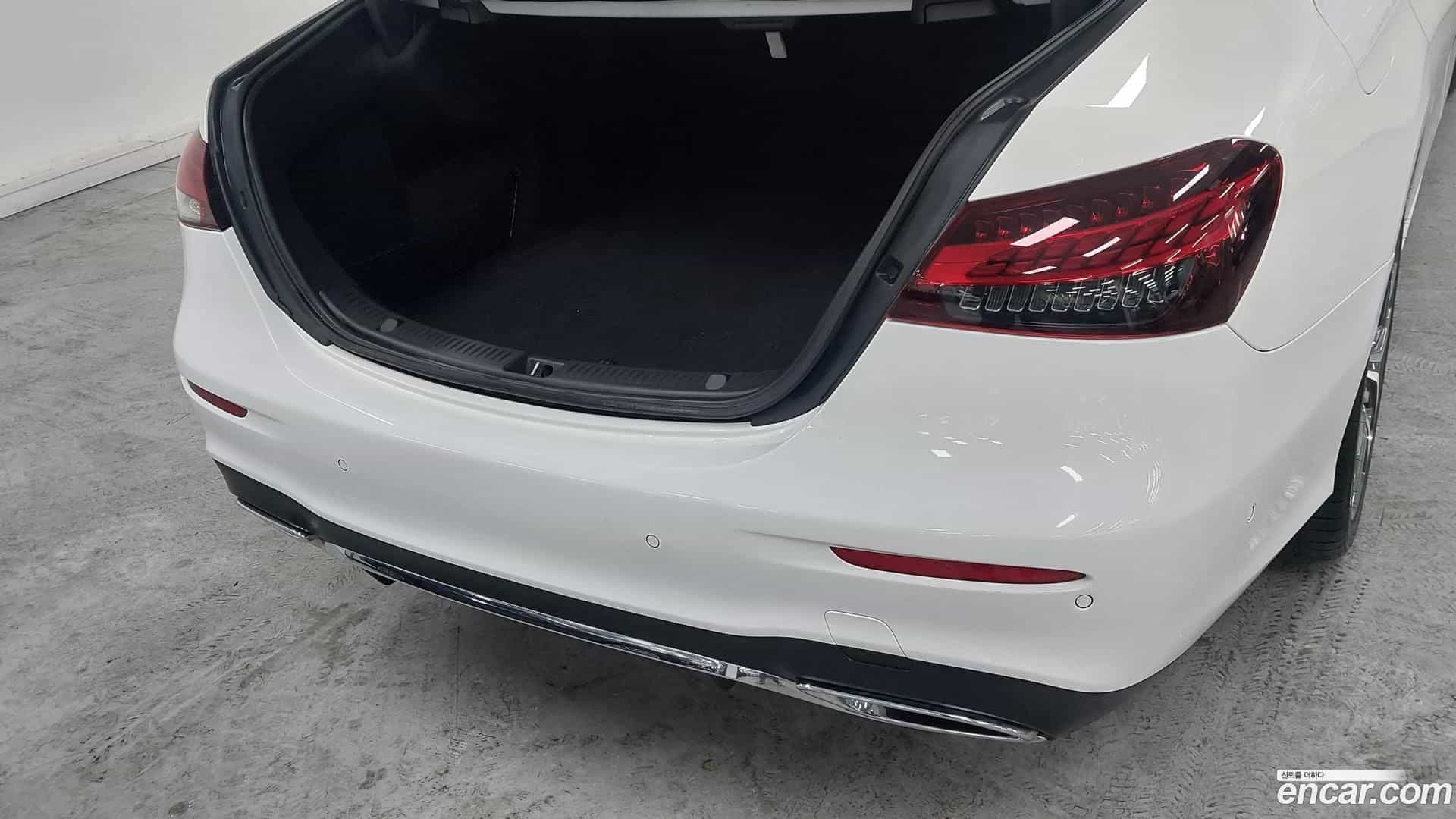 E-Class Mercedes-Benz 2022.10-OPTION-015