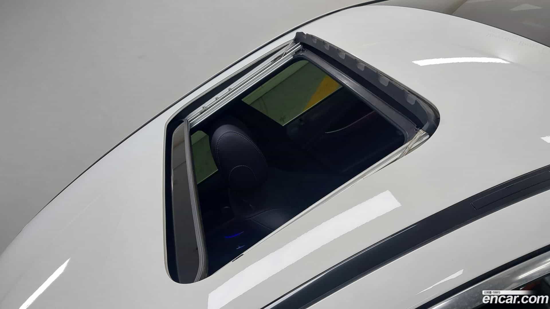 E-Class Mercedes-Benz 2022.10-OPTION-016
