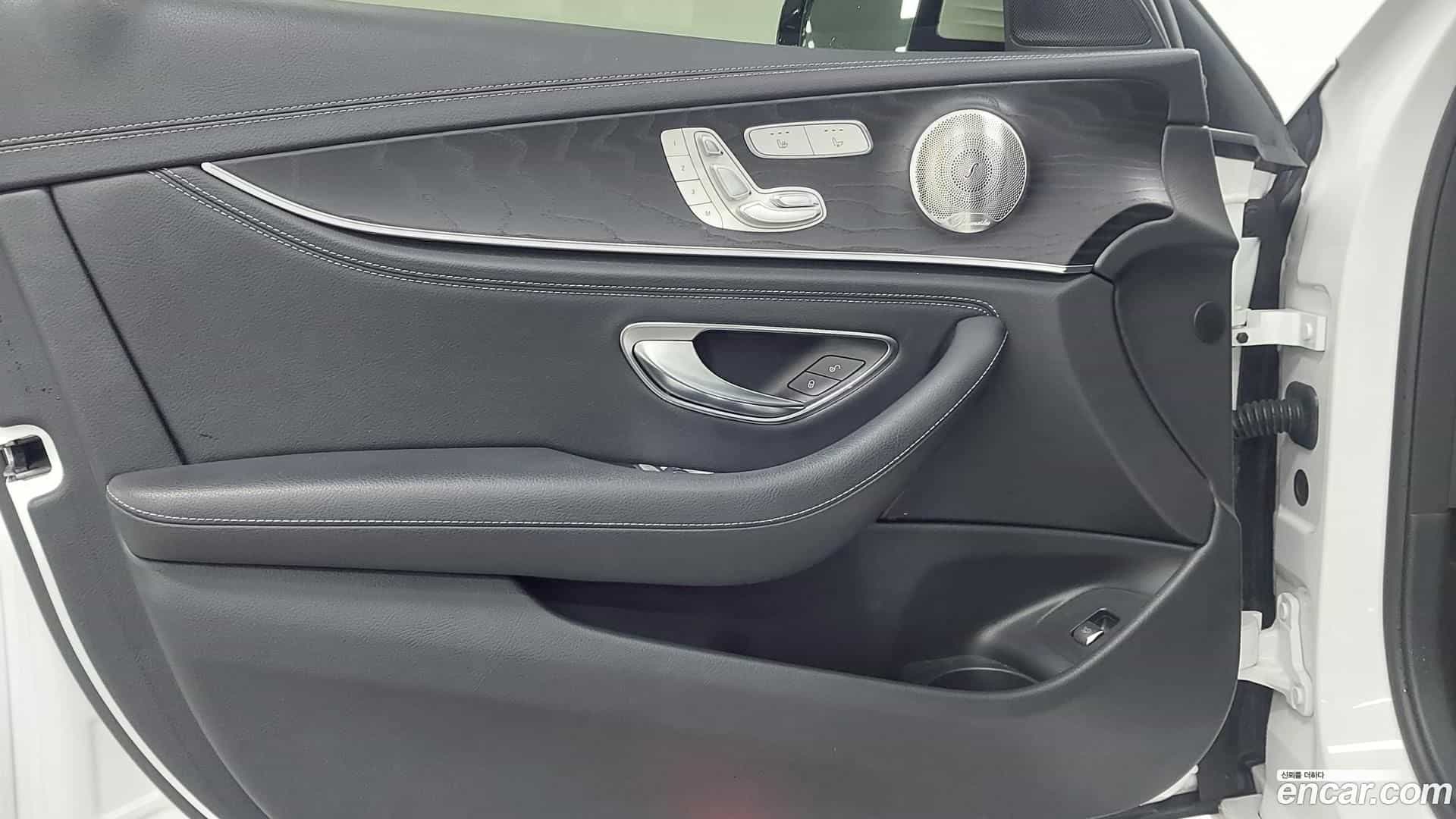 E-Class Mercedes-Benz 2022.10-OPTION-019