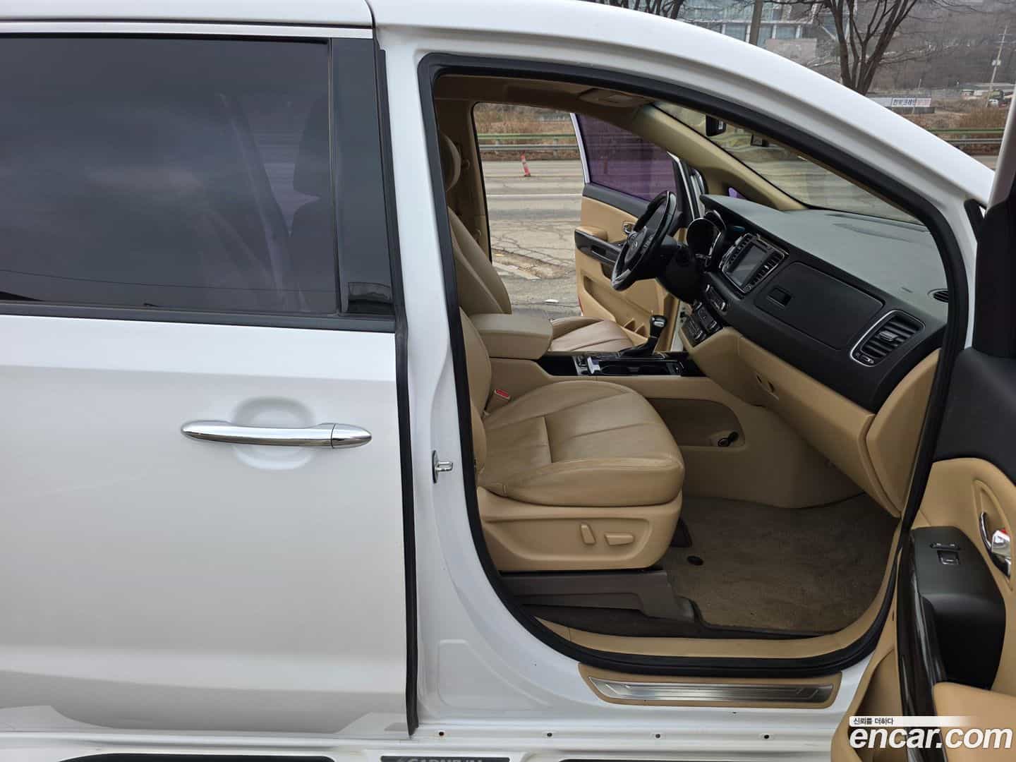 Canival Kia 2017.8-OPTION-019