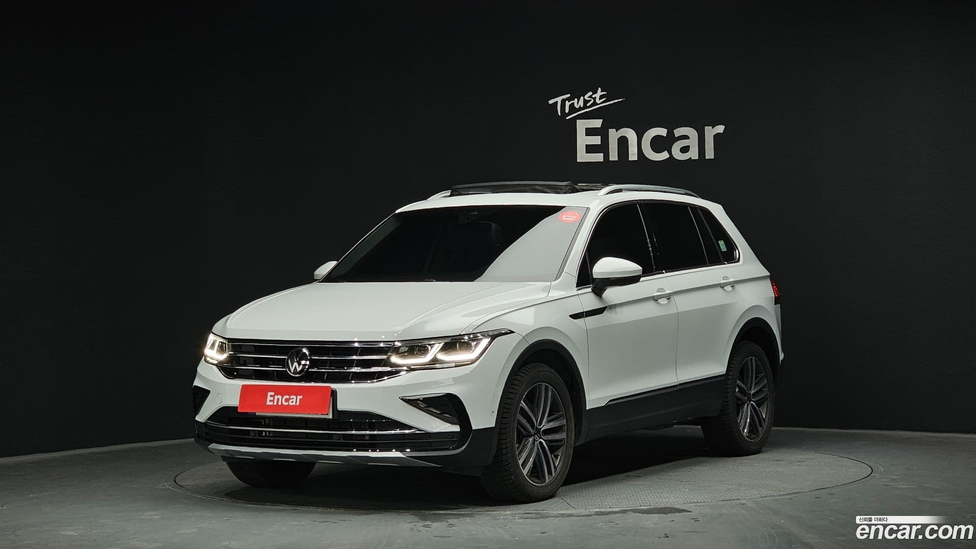 Main__Slider__Photo:Tiguan Volkswagen 2022.11-0