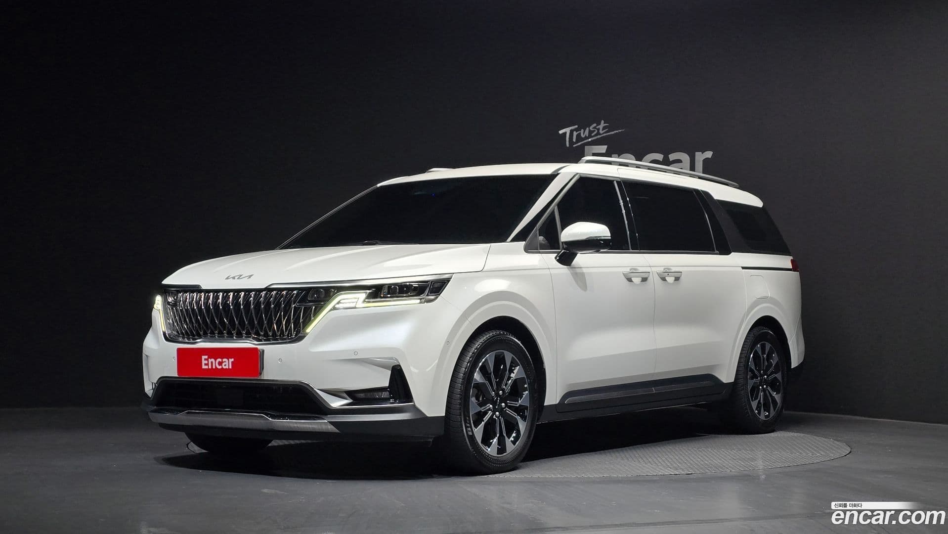 Main__Slider__Photo:Canival Kia 2022.11-0