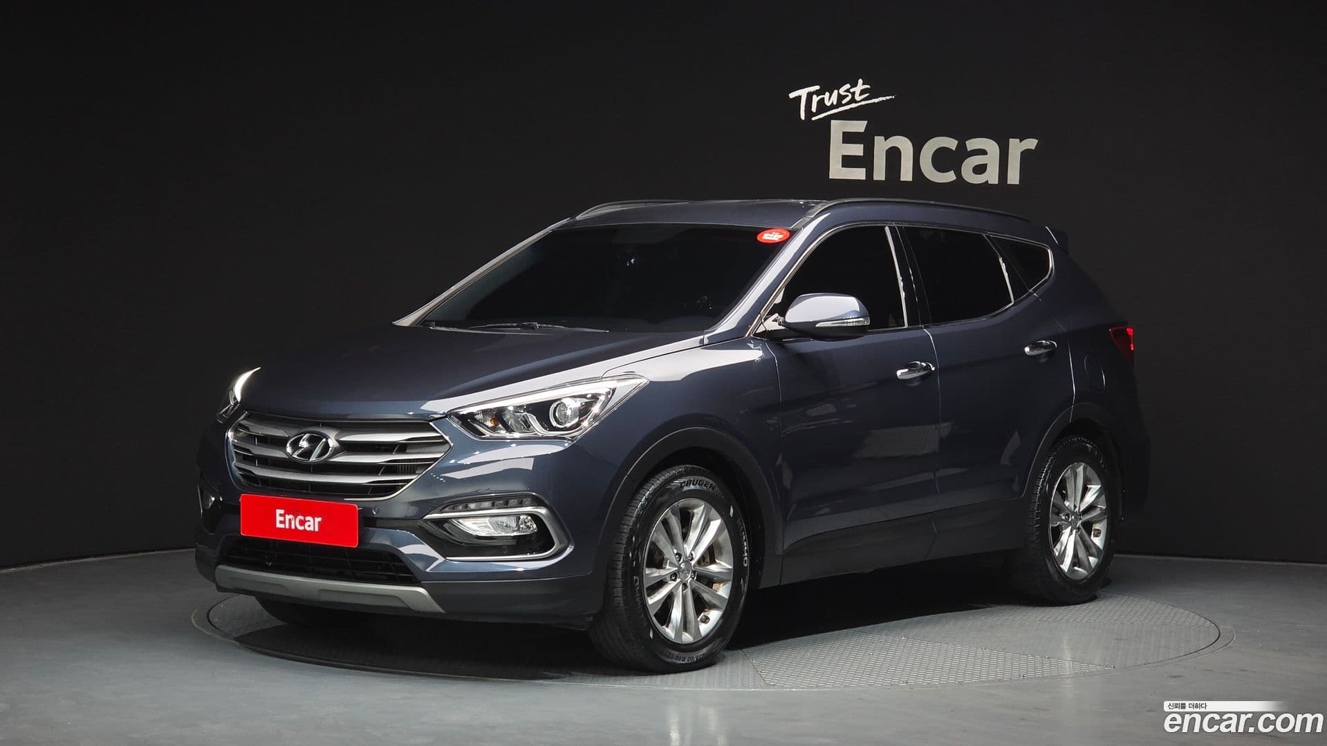 Main__Slider__Photo:Santafe Hyundai 2018.1-0